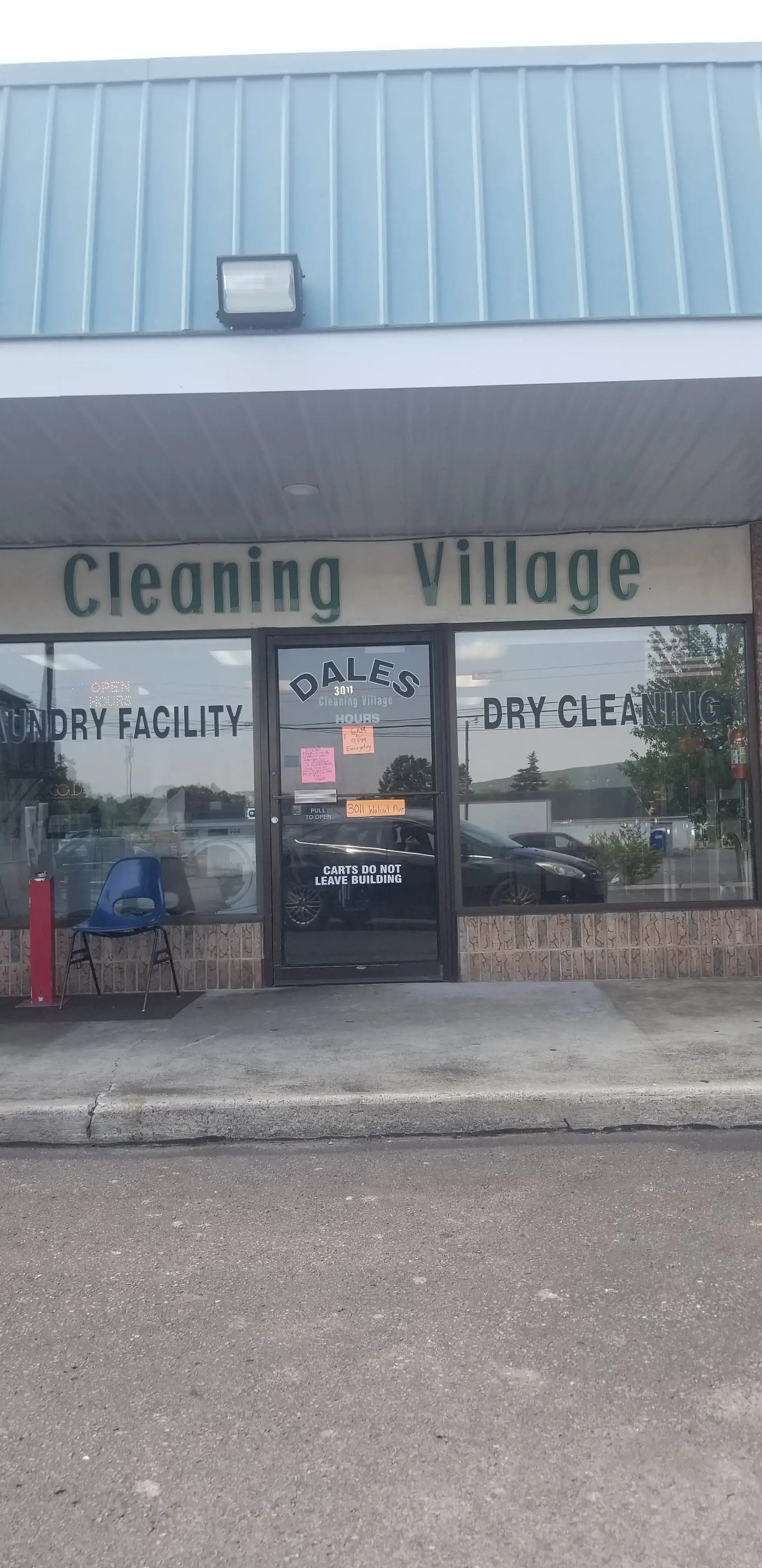 Stanley Cleaners Laundromat thumbnail 3
