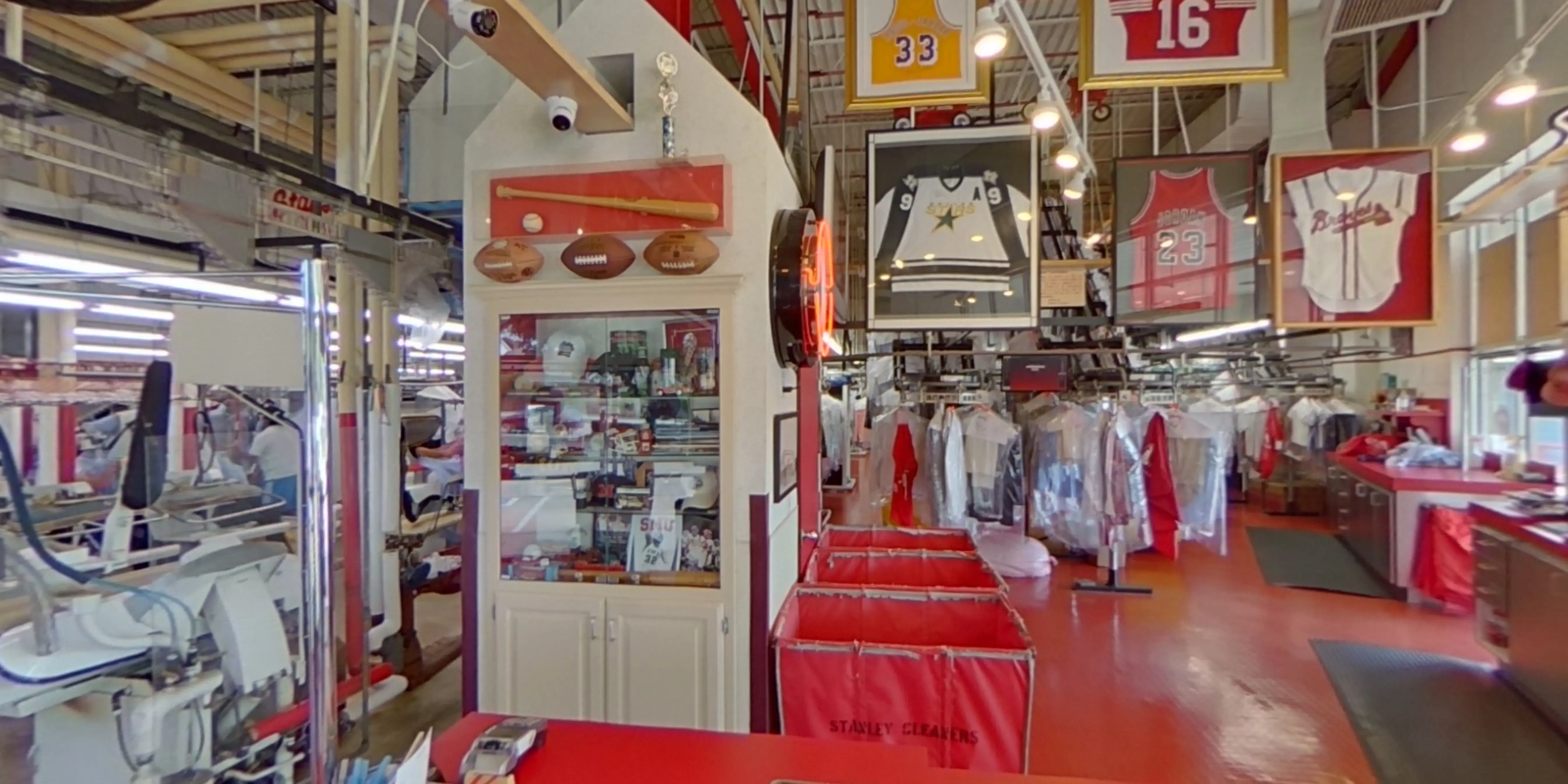 Stanley Cleaners & Laundry - Image 1