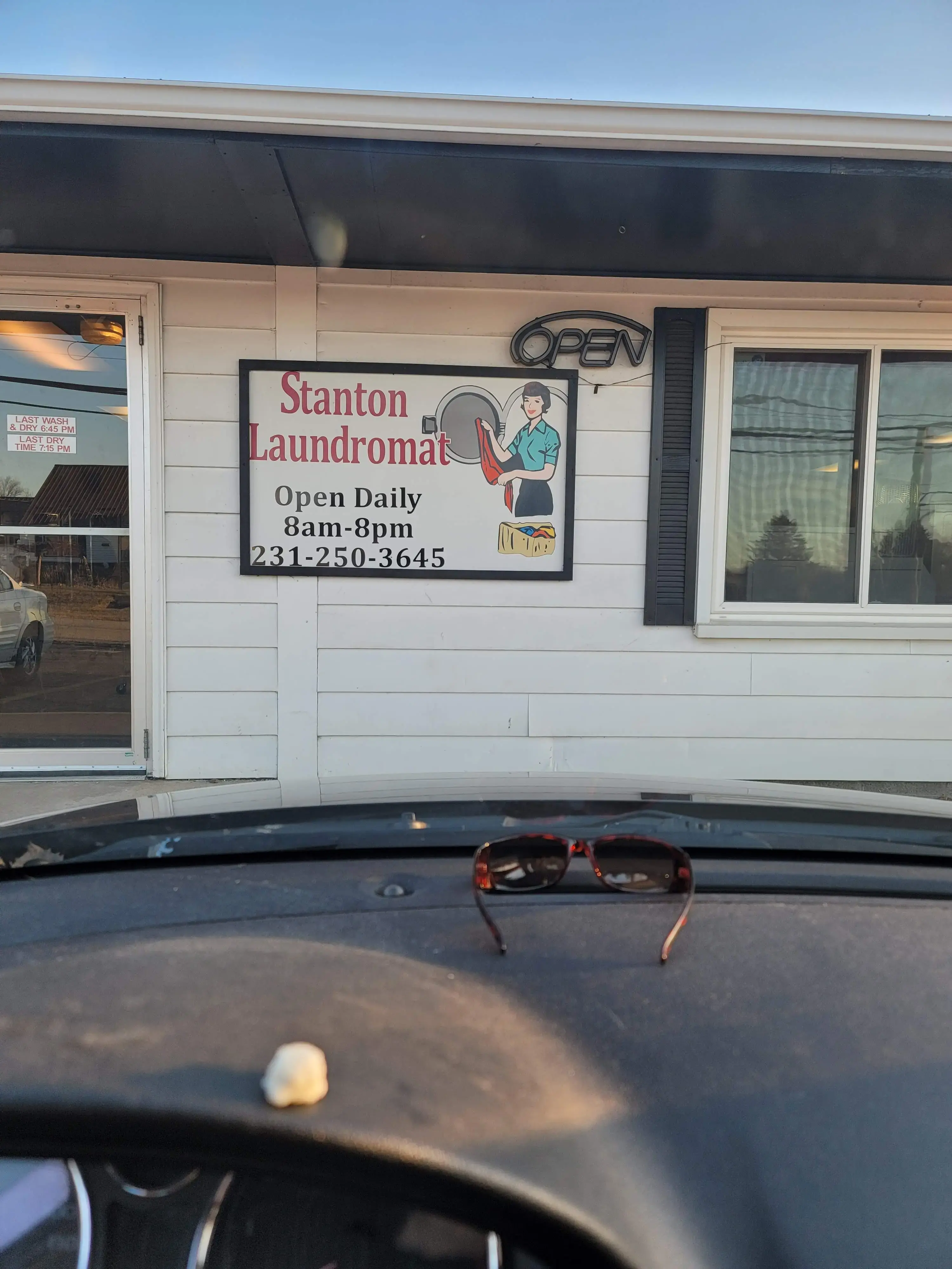 Stanton Laundromat thumbnail 1