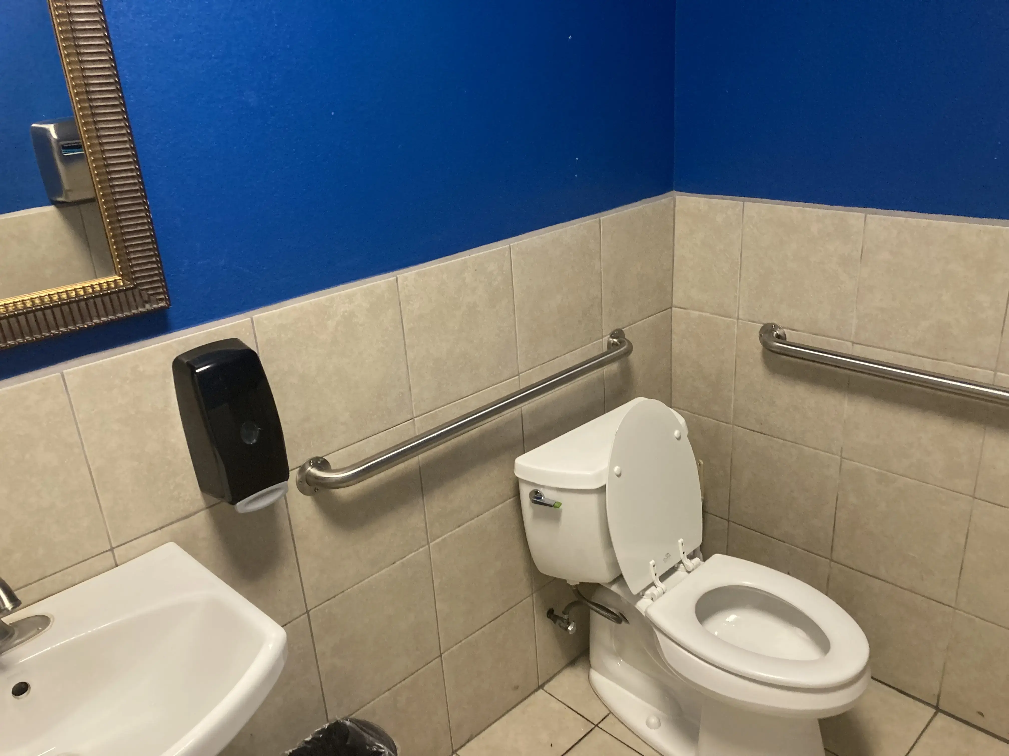 Star 35 Laundry - Image 13