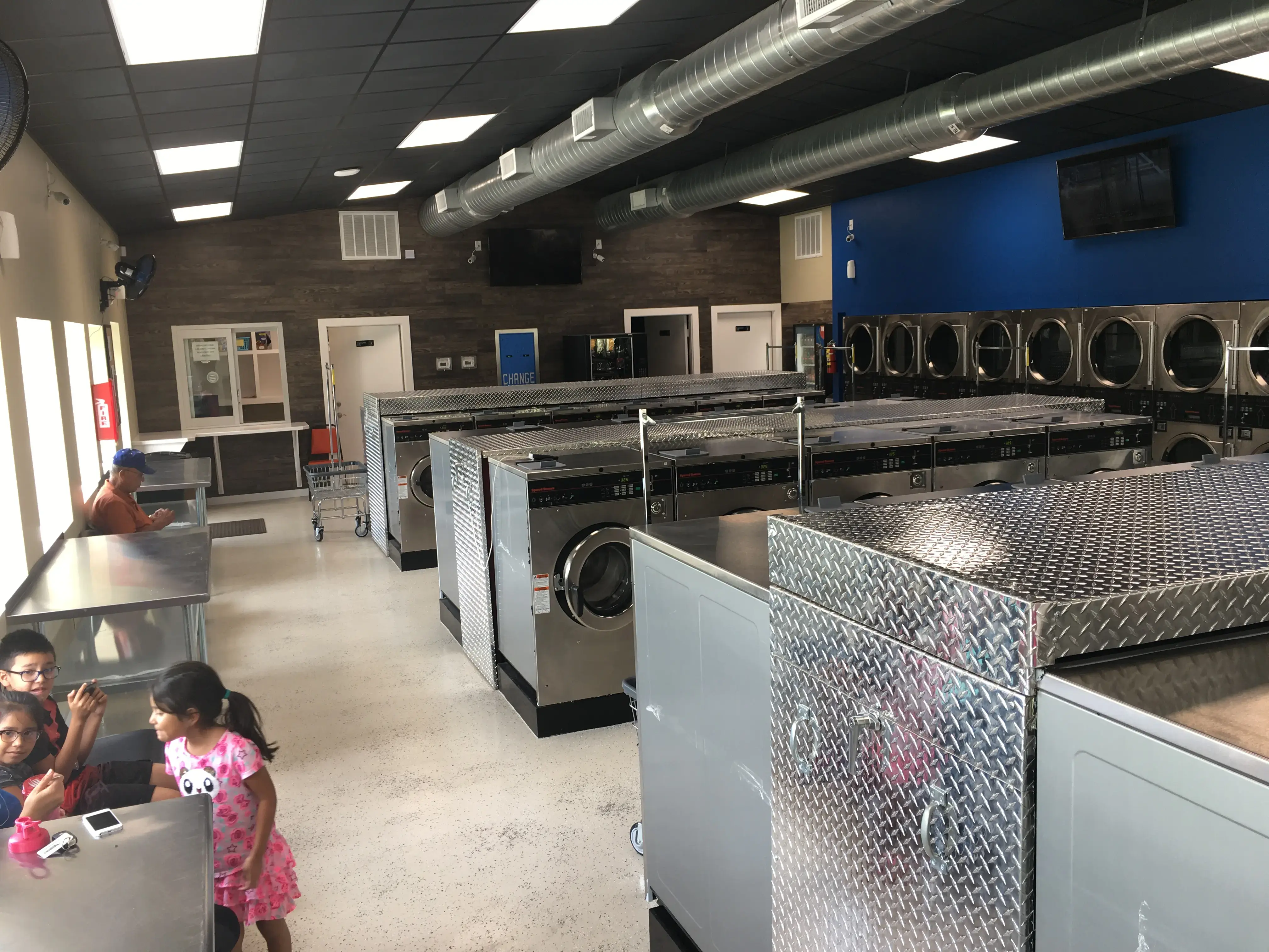 Star 35 Laundry - Image 17