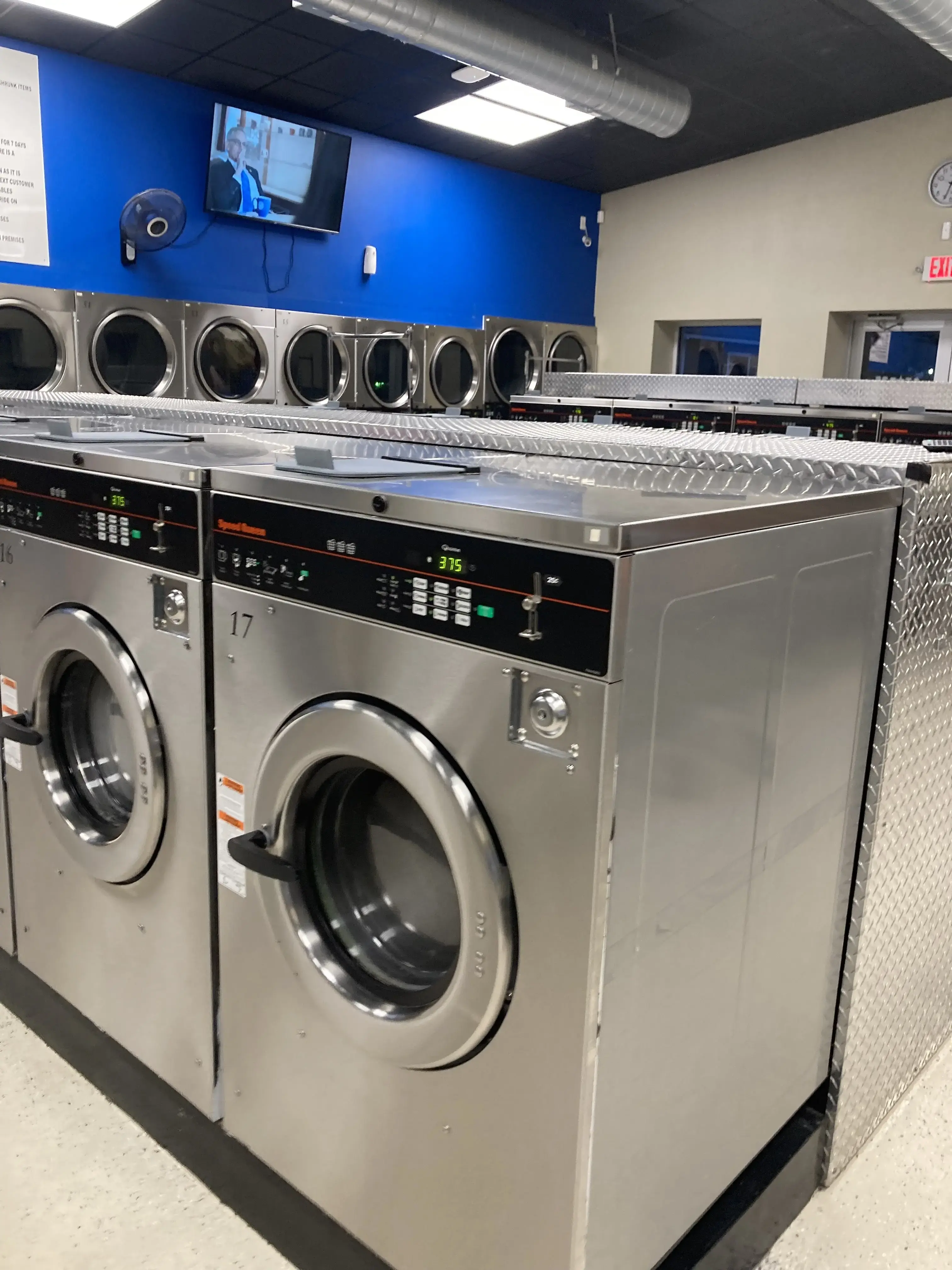 Star 35 Laundry - Image 9