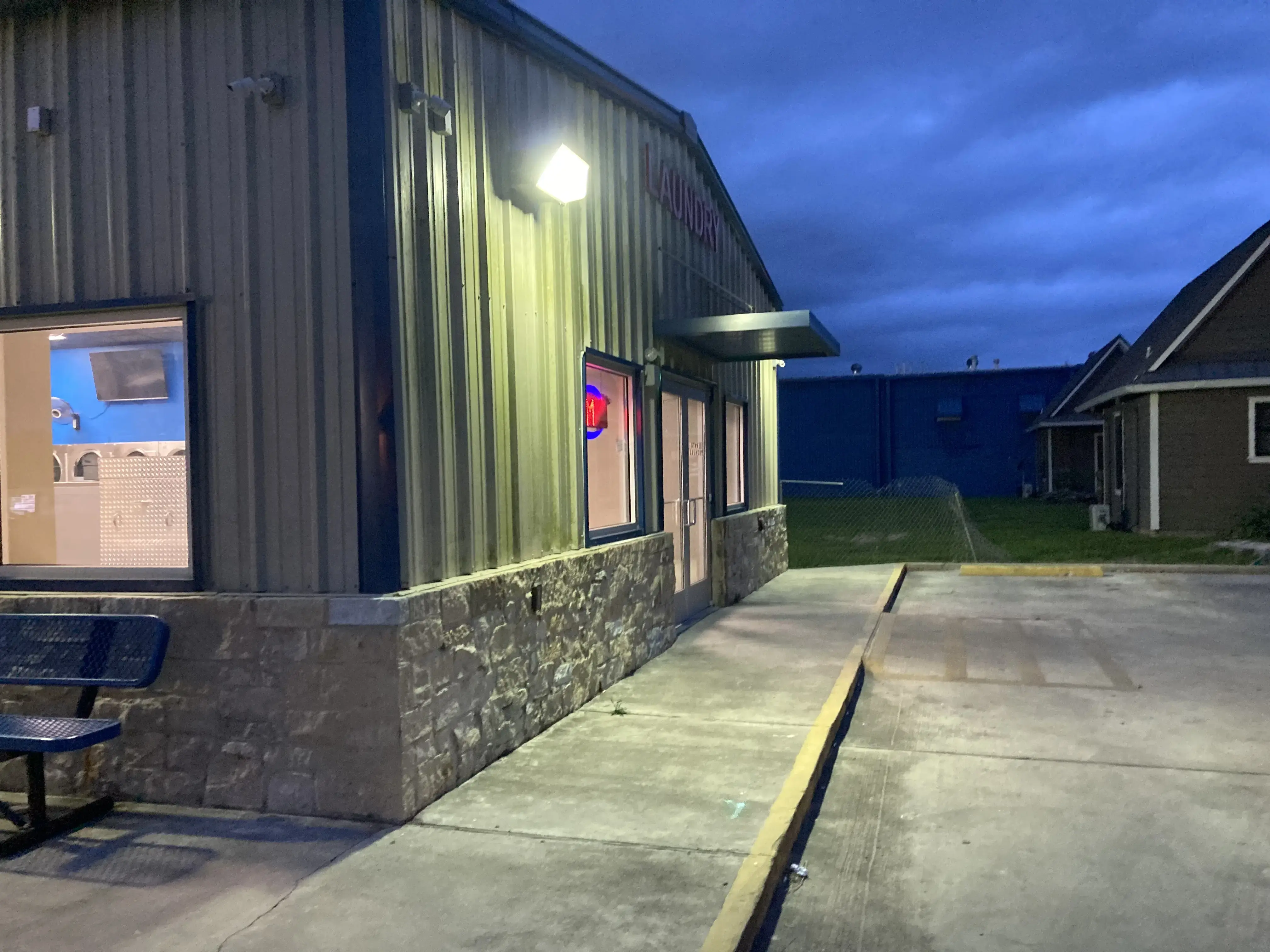 Star 35 Laundry - Image 4