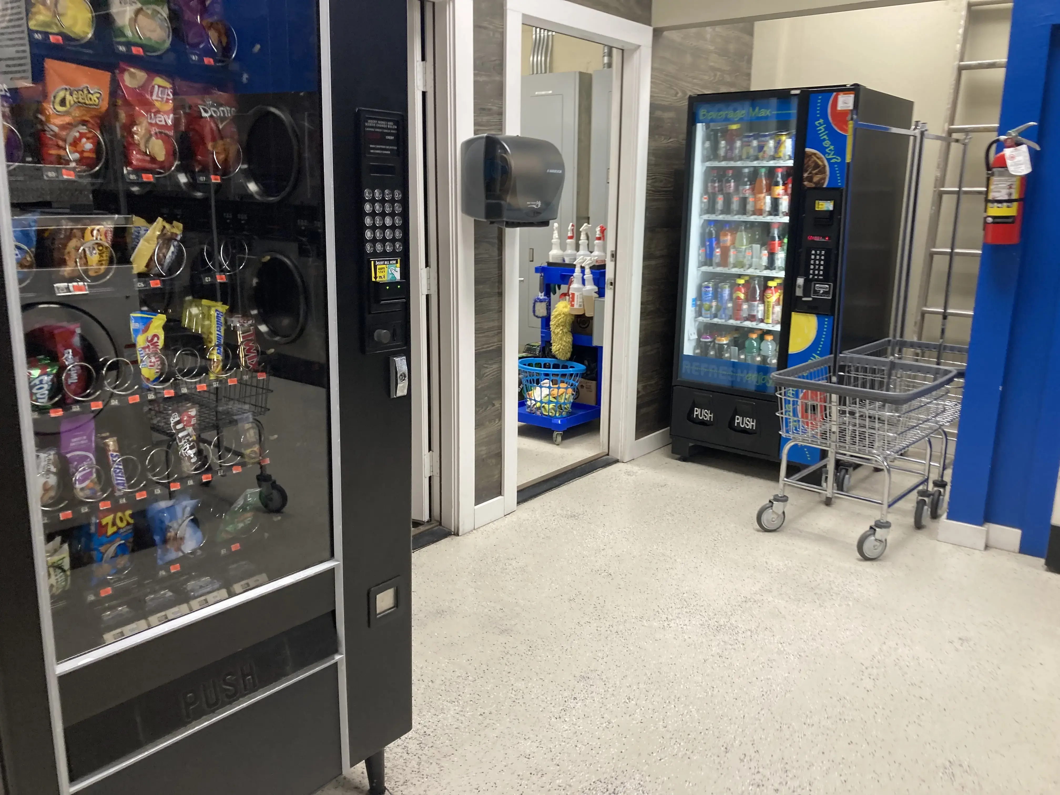 Star 35 Laundry - Image 8