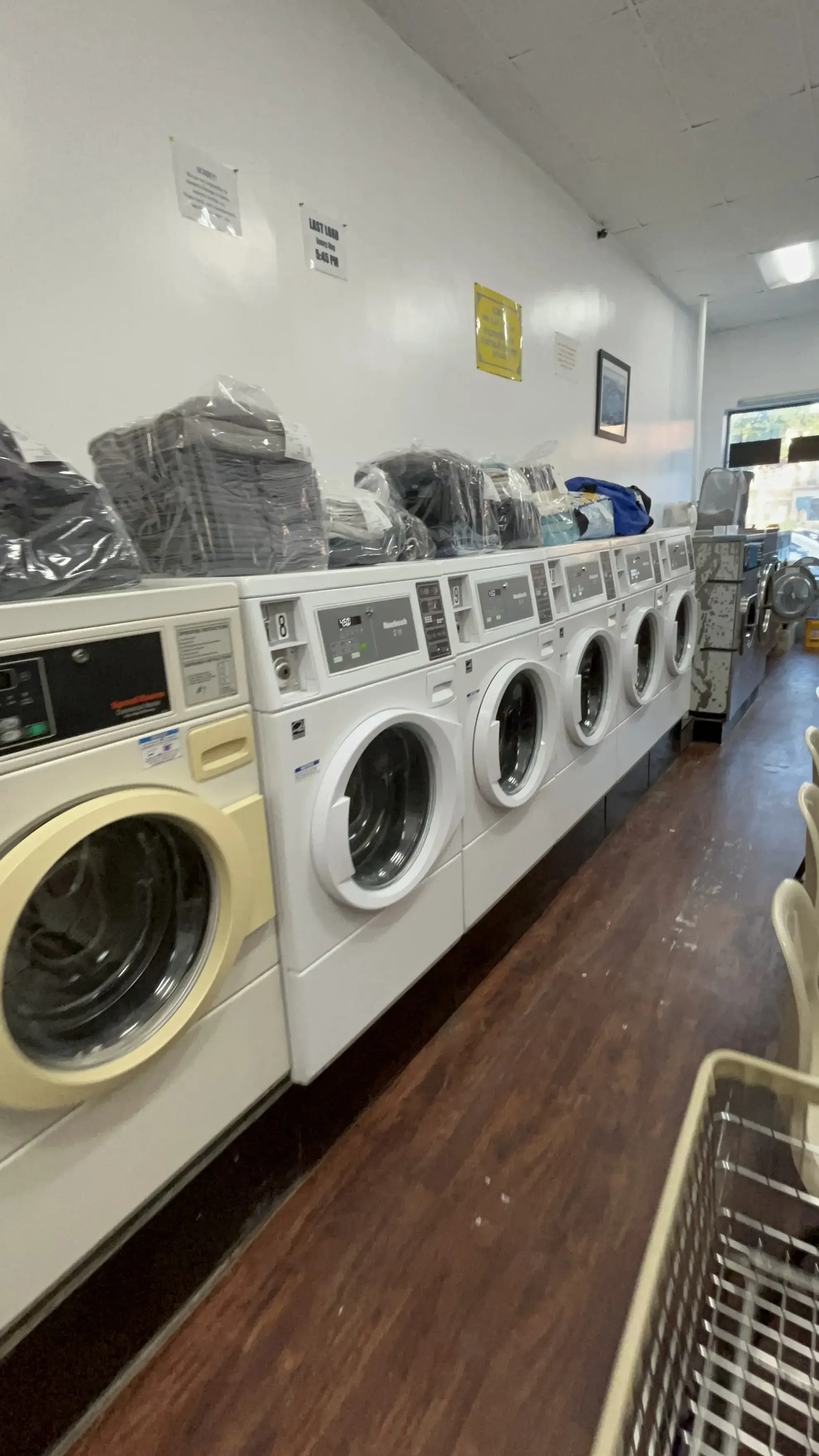 Star Drycleaner and Laundromat thumbnail 2