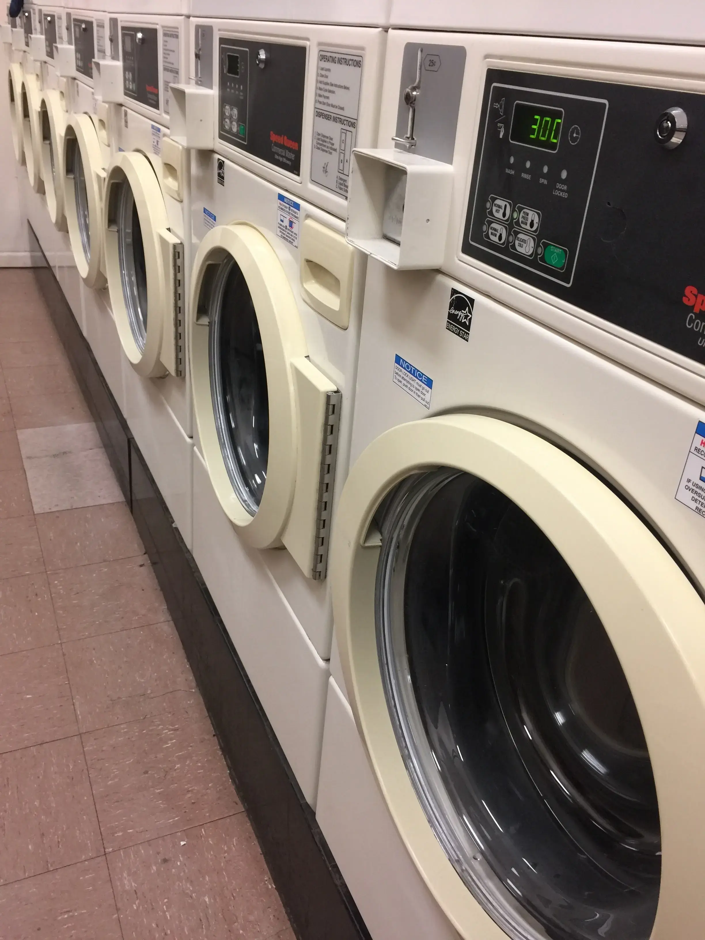 Star Drycleaner and Laundromat thumbnail 17