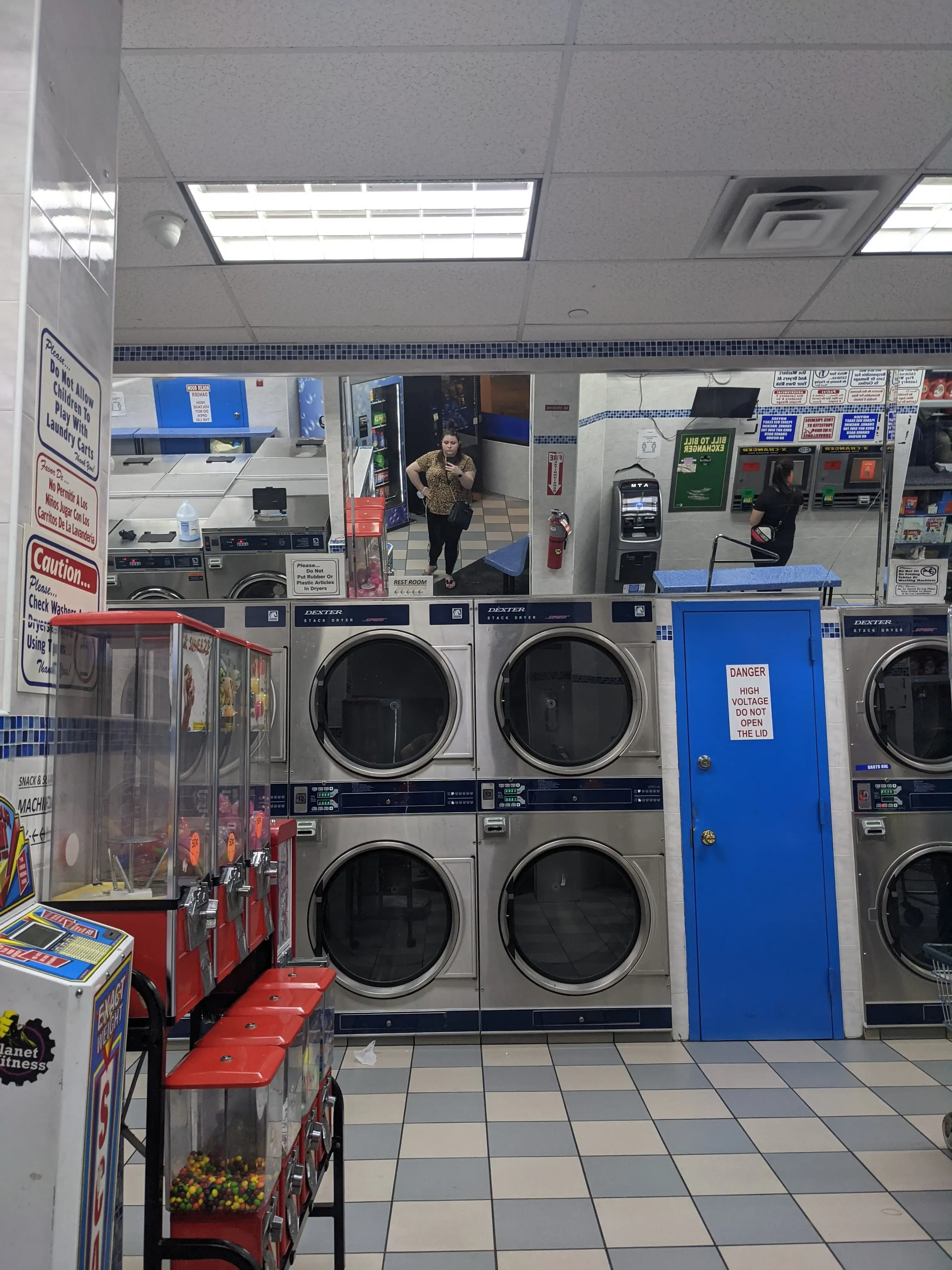Star Laundromats - Image 14