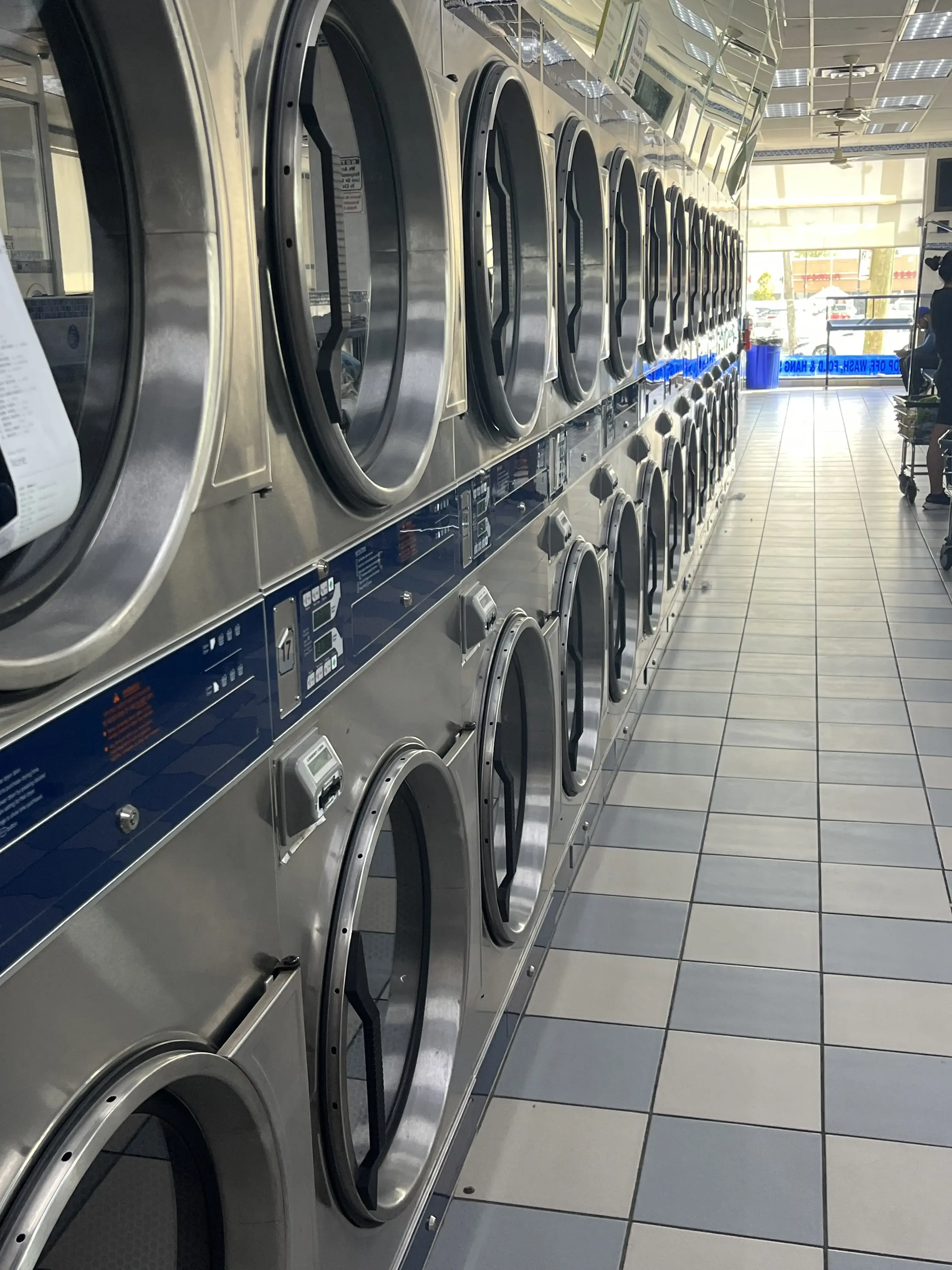 Star Laundromats - Image 2