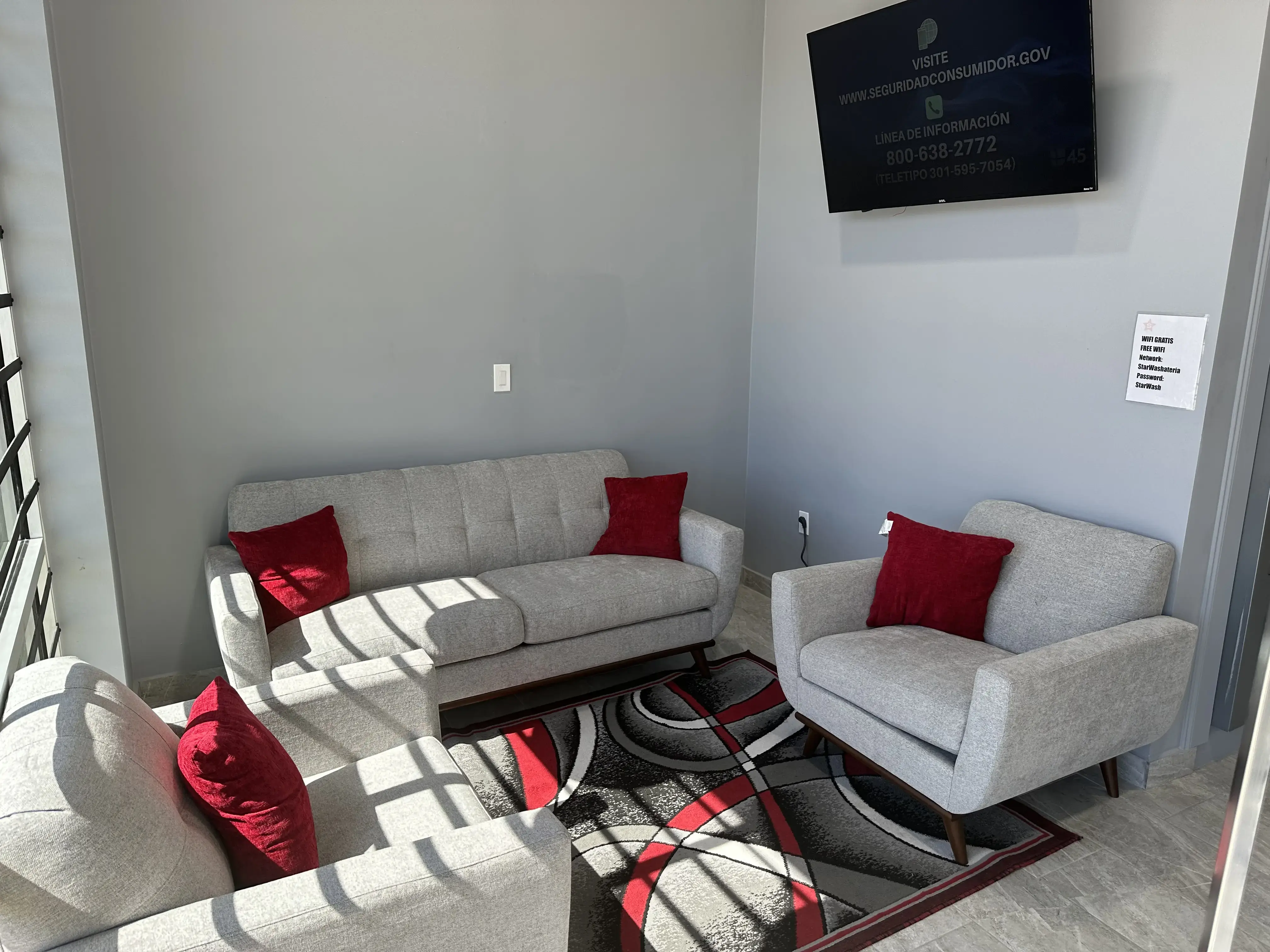 Star Washateria - Image 4