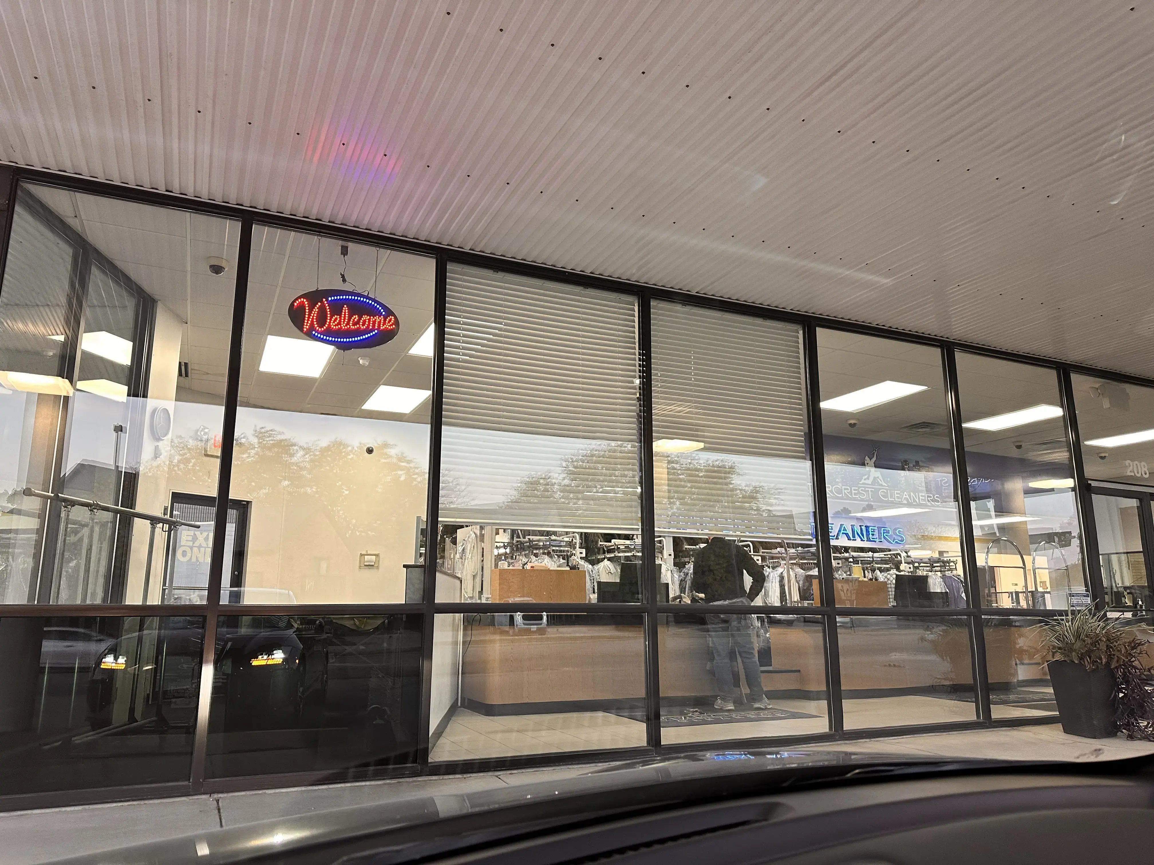 Starcrest Cleaners - Image 3