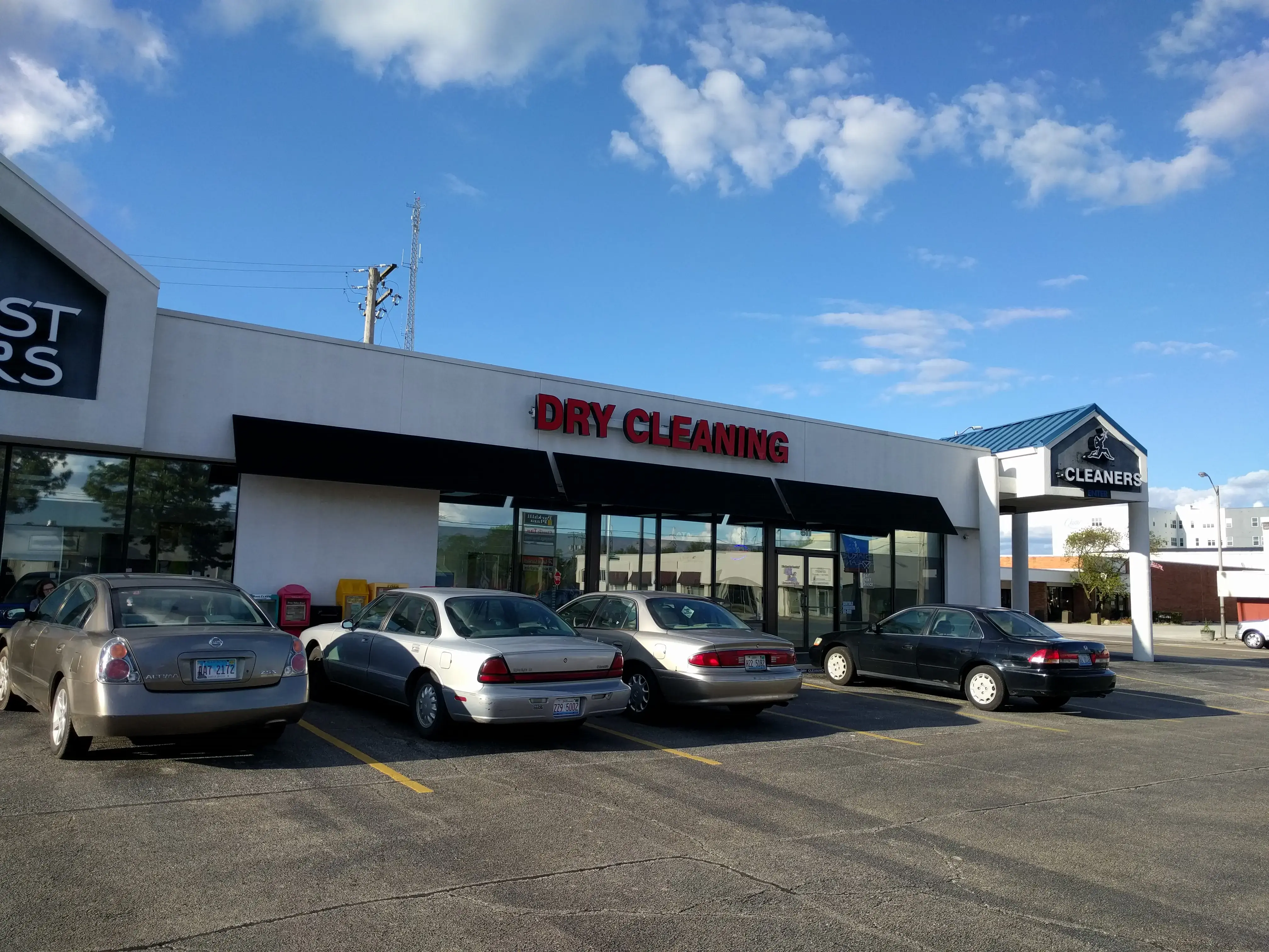 Starcrest Cleaners thumbnail 19