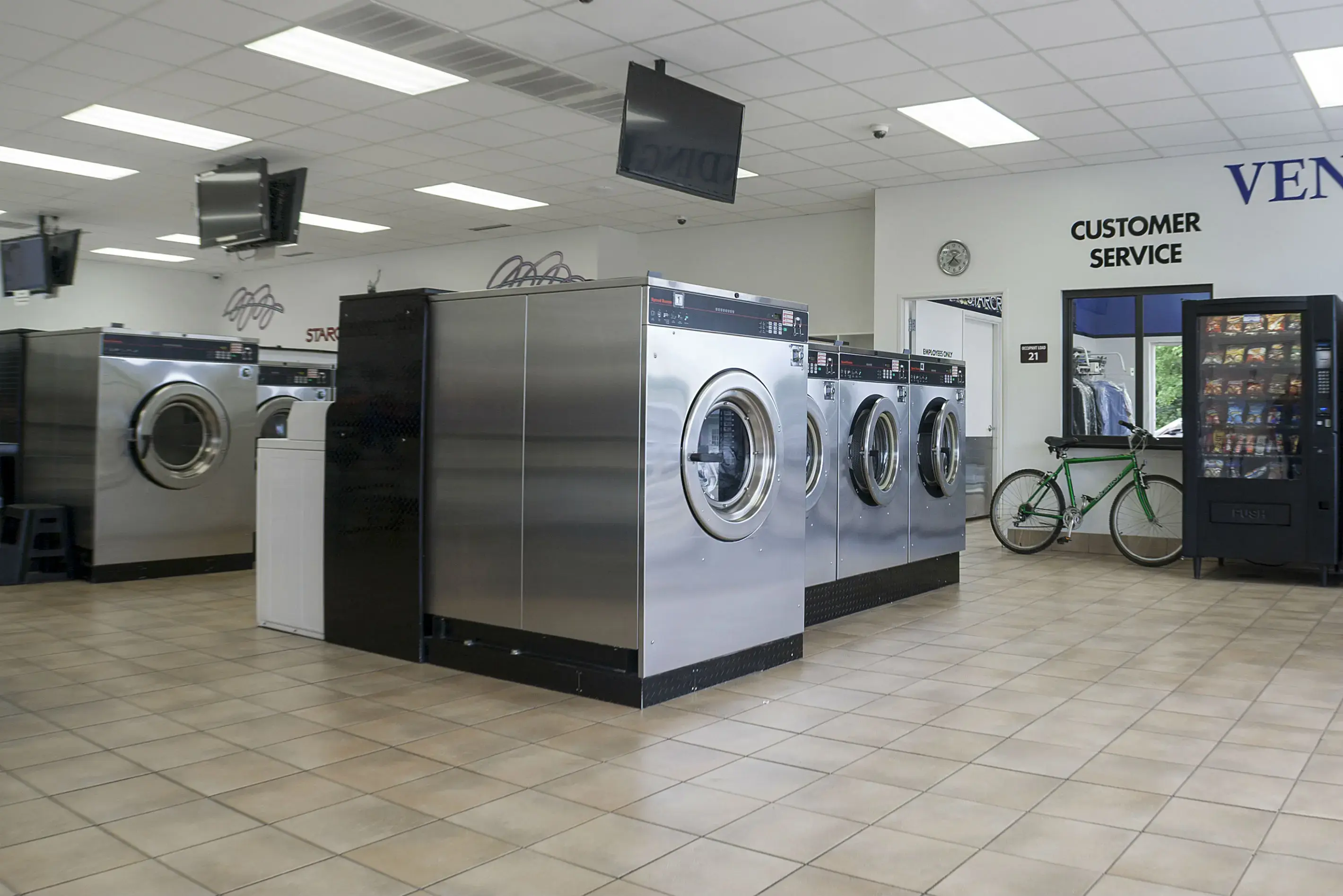 Starcrest Cleaners & Laundry Center thumbnail 8