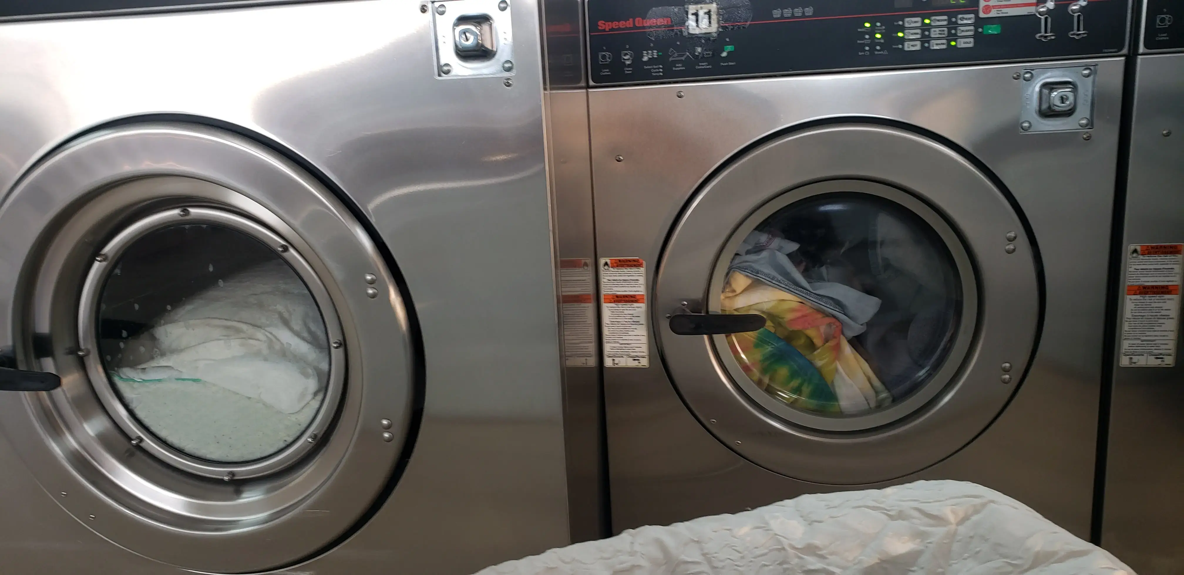 Starcrest Cleaners & Laundry Center thumbnail 2