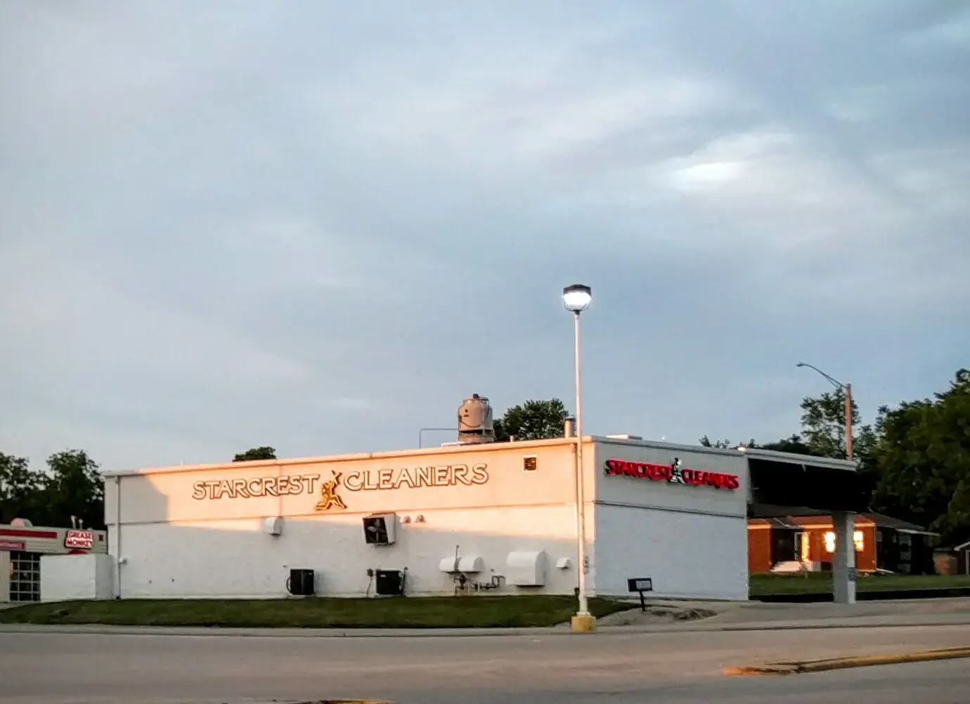 Starcrest Cleaners thumbnail 5