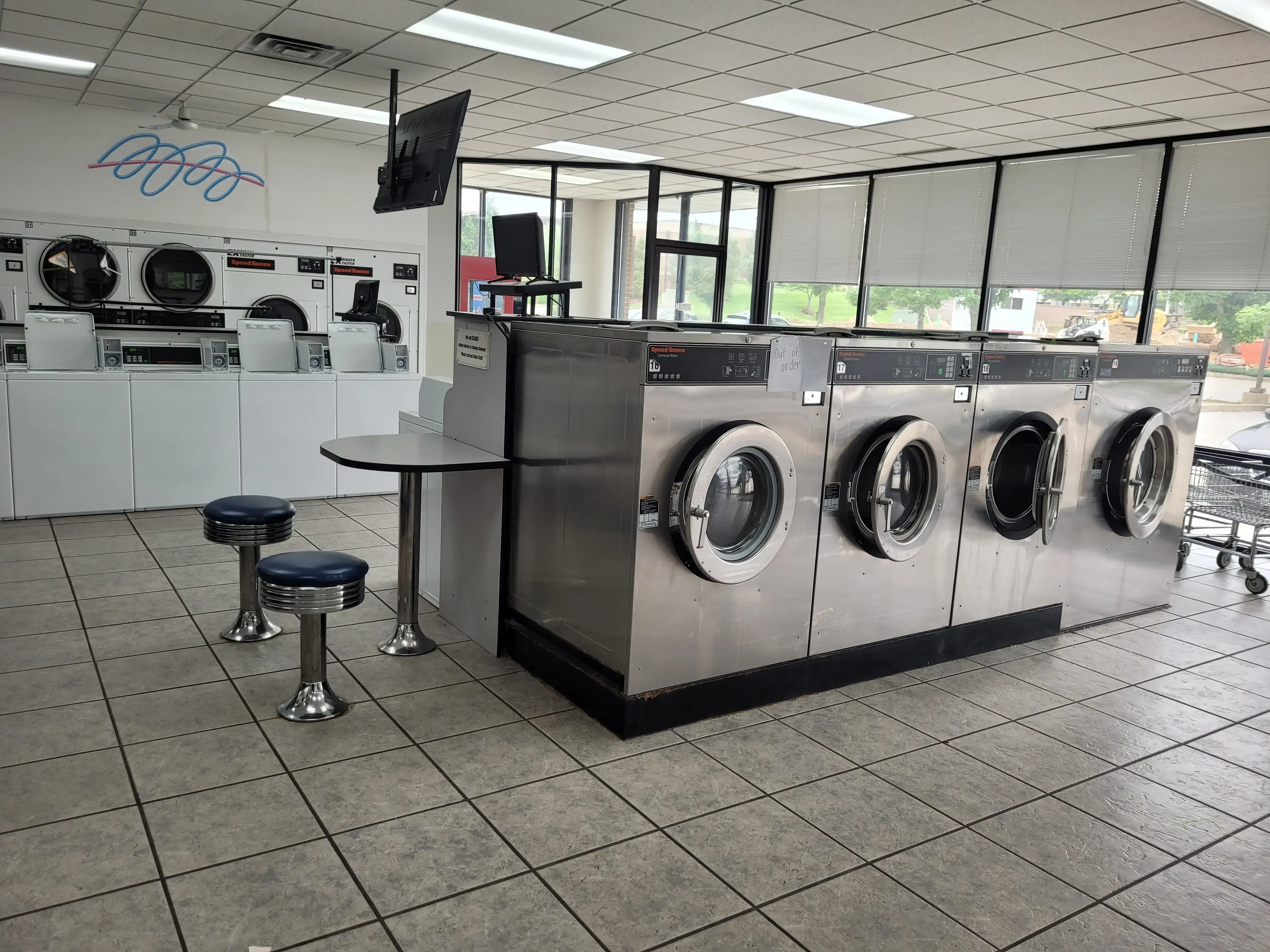 Starcrest Cleaners thumbnail 1
