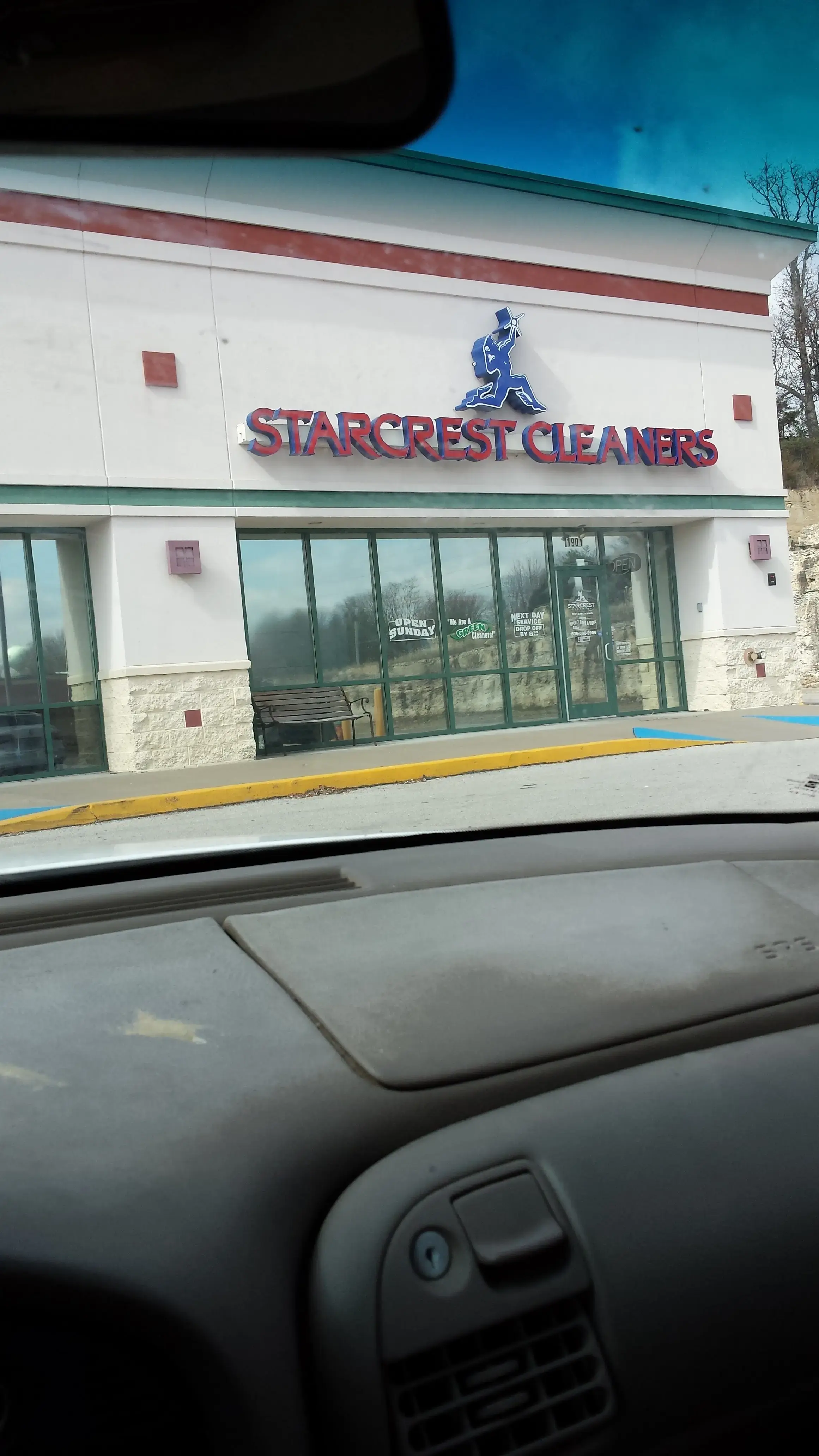 Starcrest Cleaners thumbnail 2