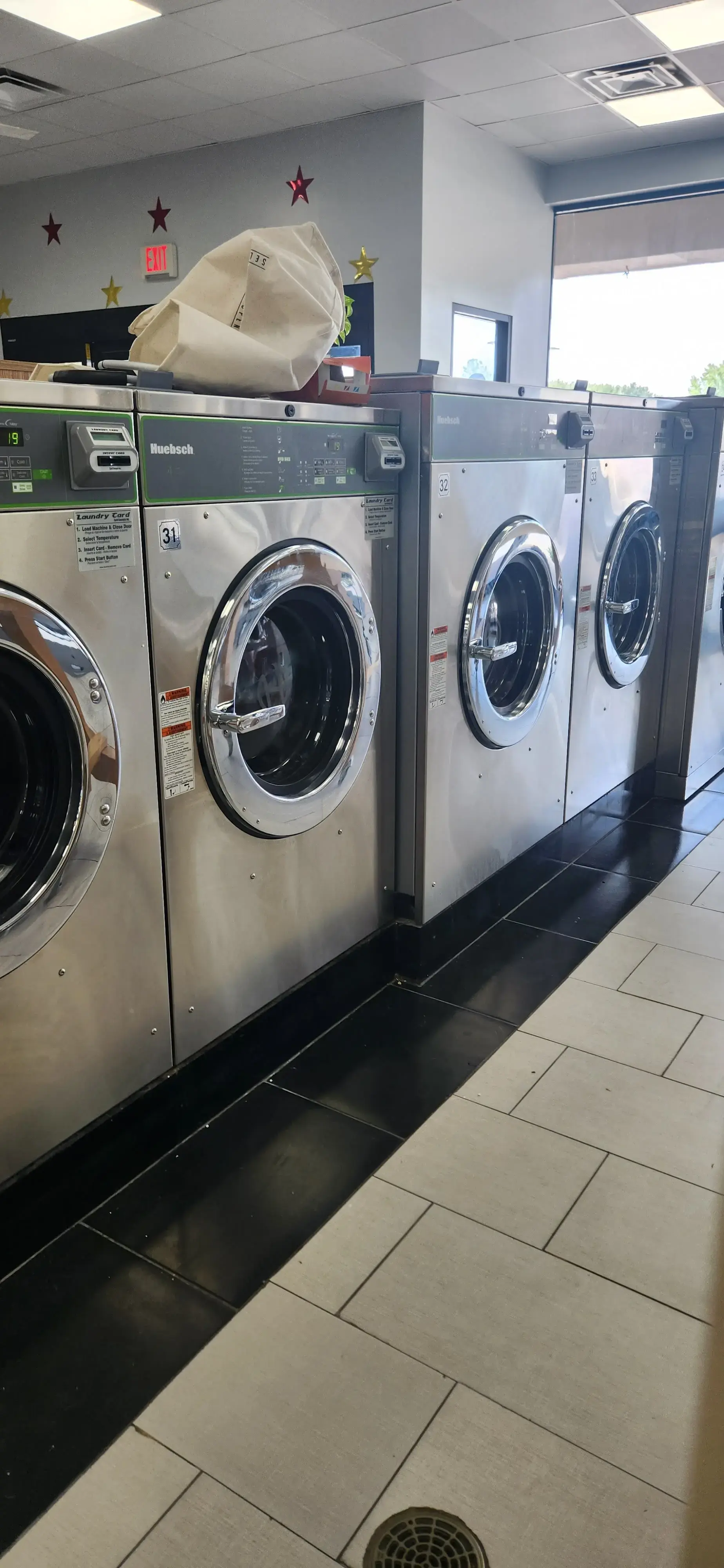 Stars Laundromat - Image 7