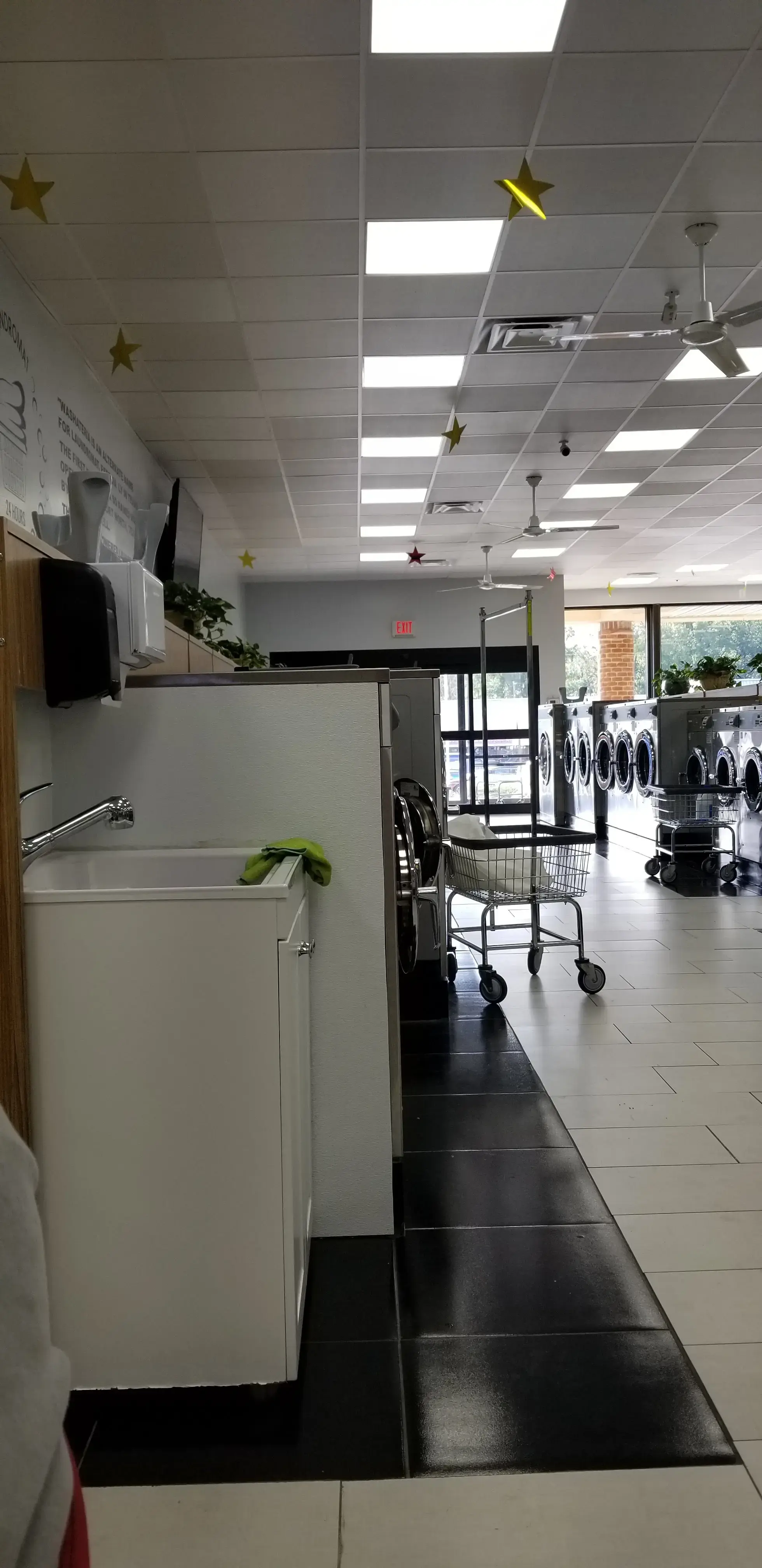 Stars Laundromat thumbnail 11
