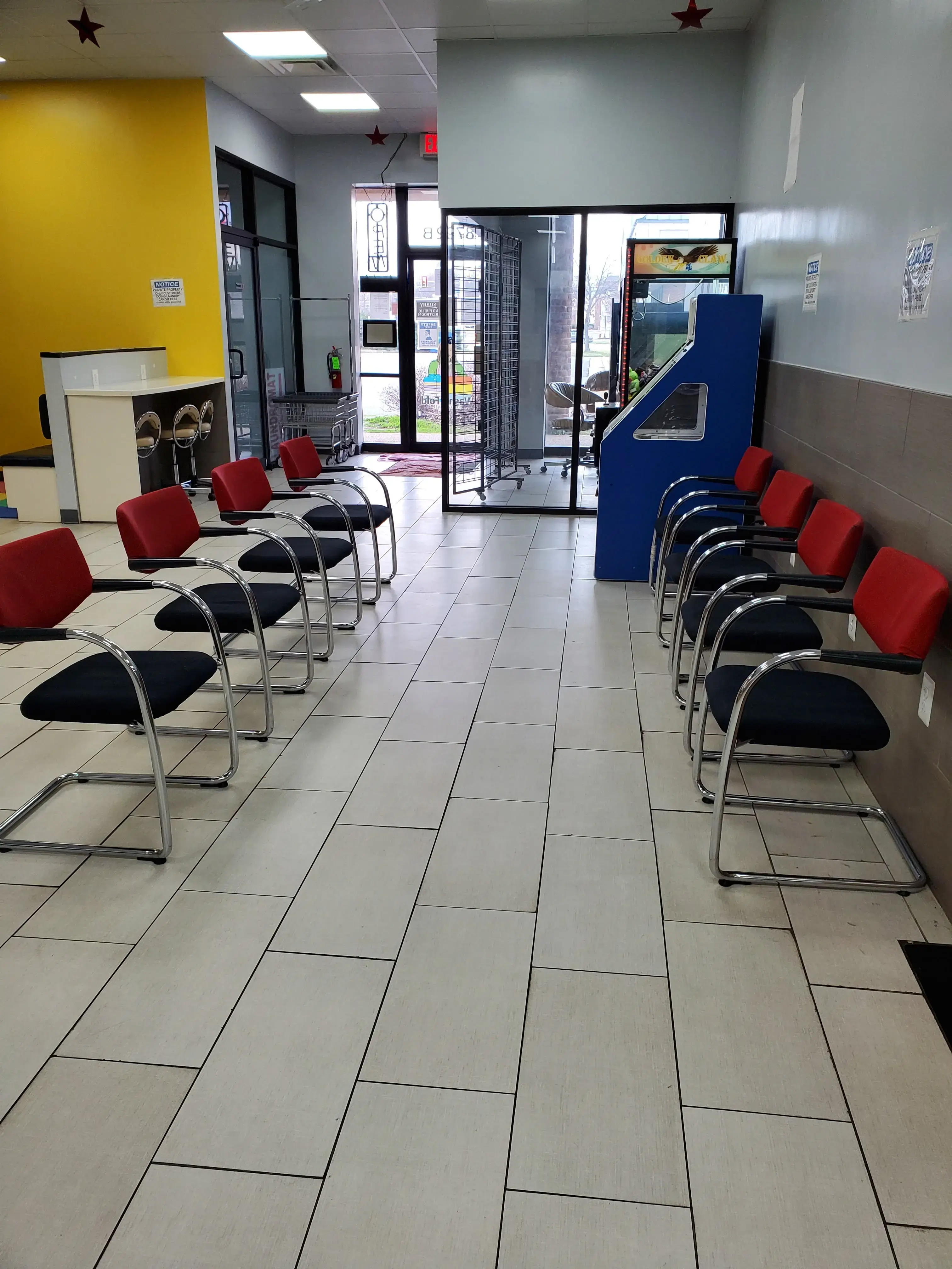 Stars Laundromat thumbnail 5