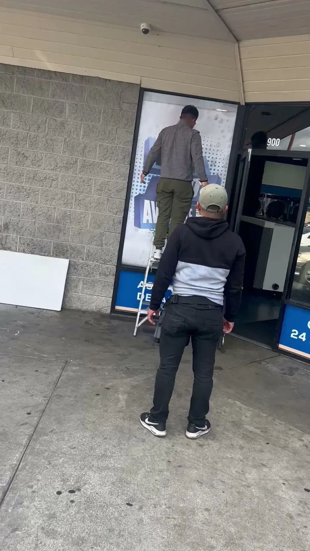 Start 2 Finish Laundromat - Image 7