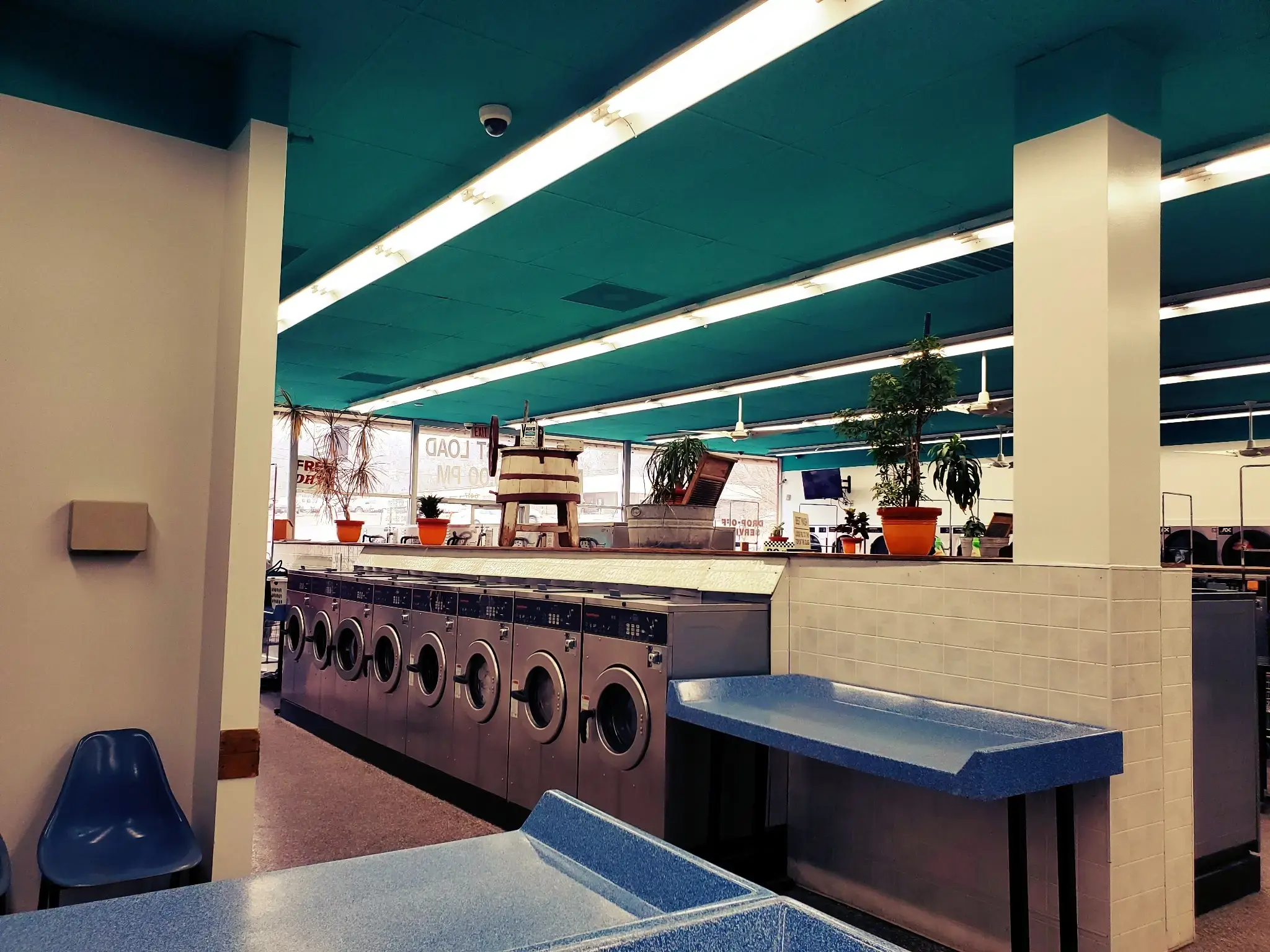 State Avenue Coin Laundry - weekly specials, come see us and save! thumbnail 3