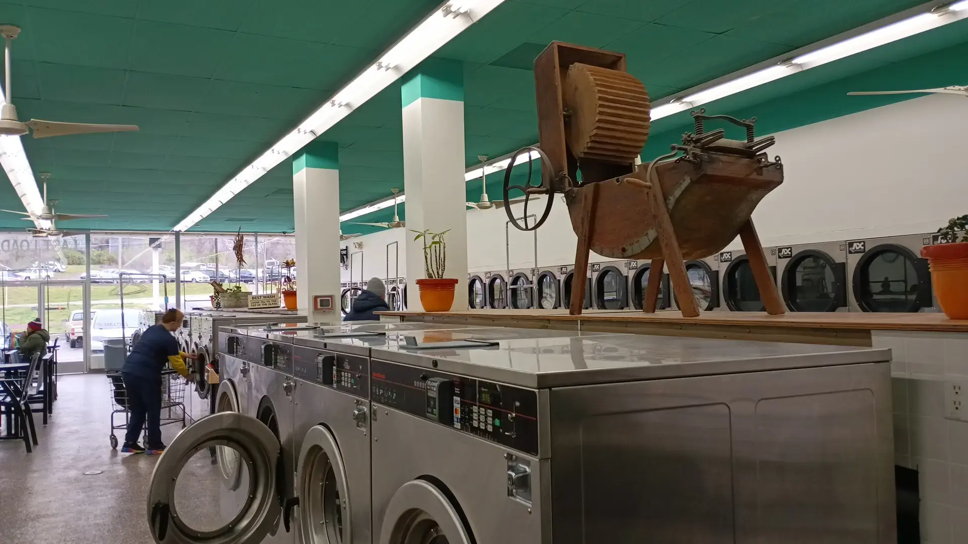 State Avenue Coin Laundry - weekly specials, come see us and save! - Image 20