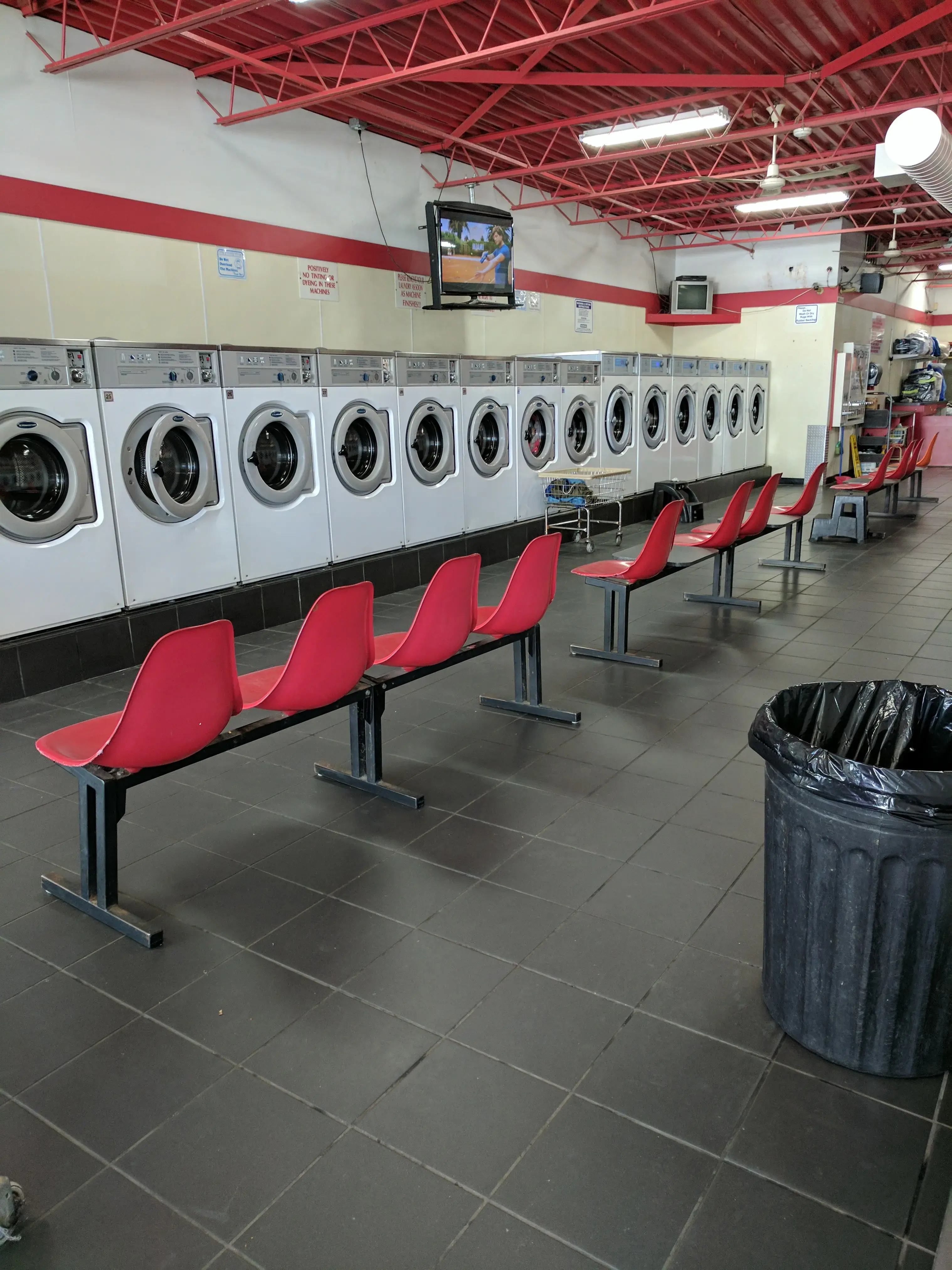 State of the Art Laundromat thumbnail 10