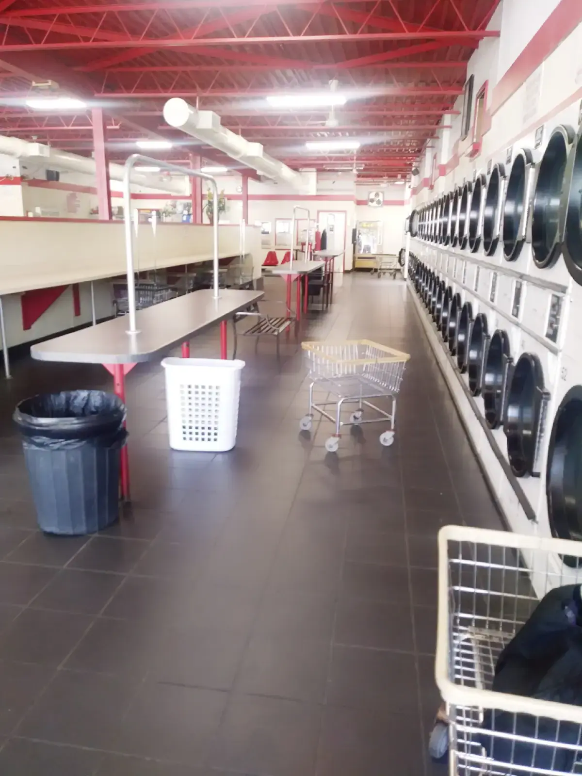 State of the Art Laundromat - Image 5