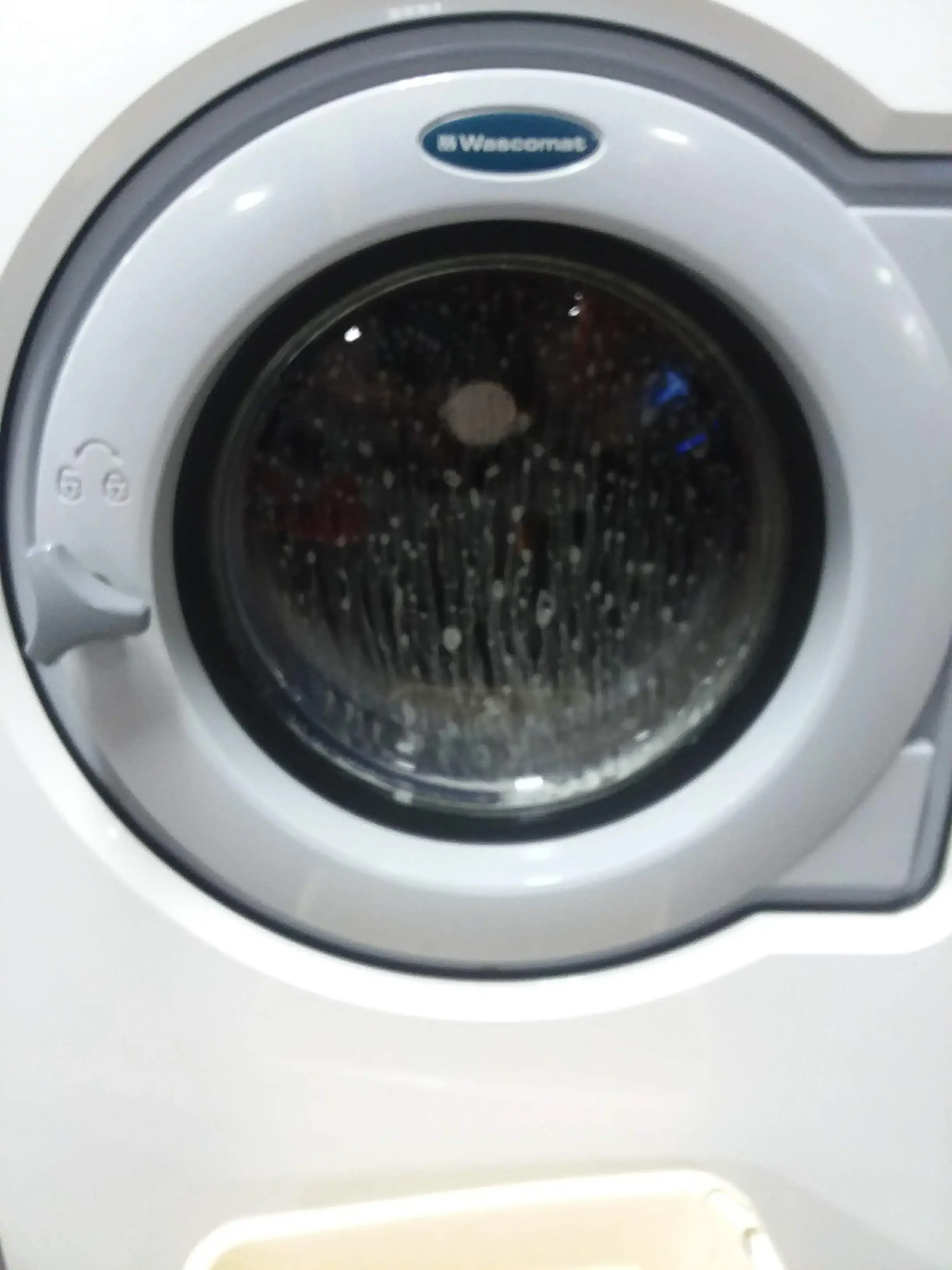State of the Art Laundromat - Image 6