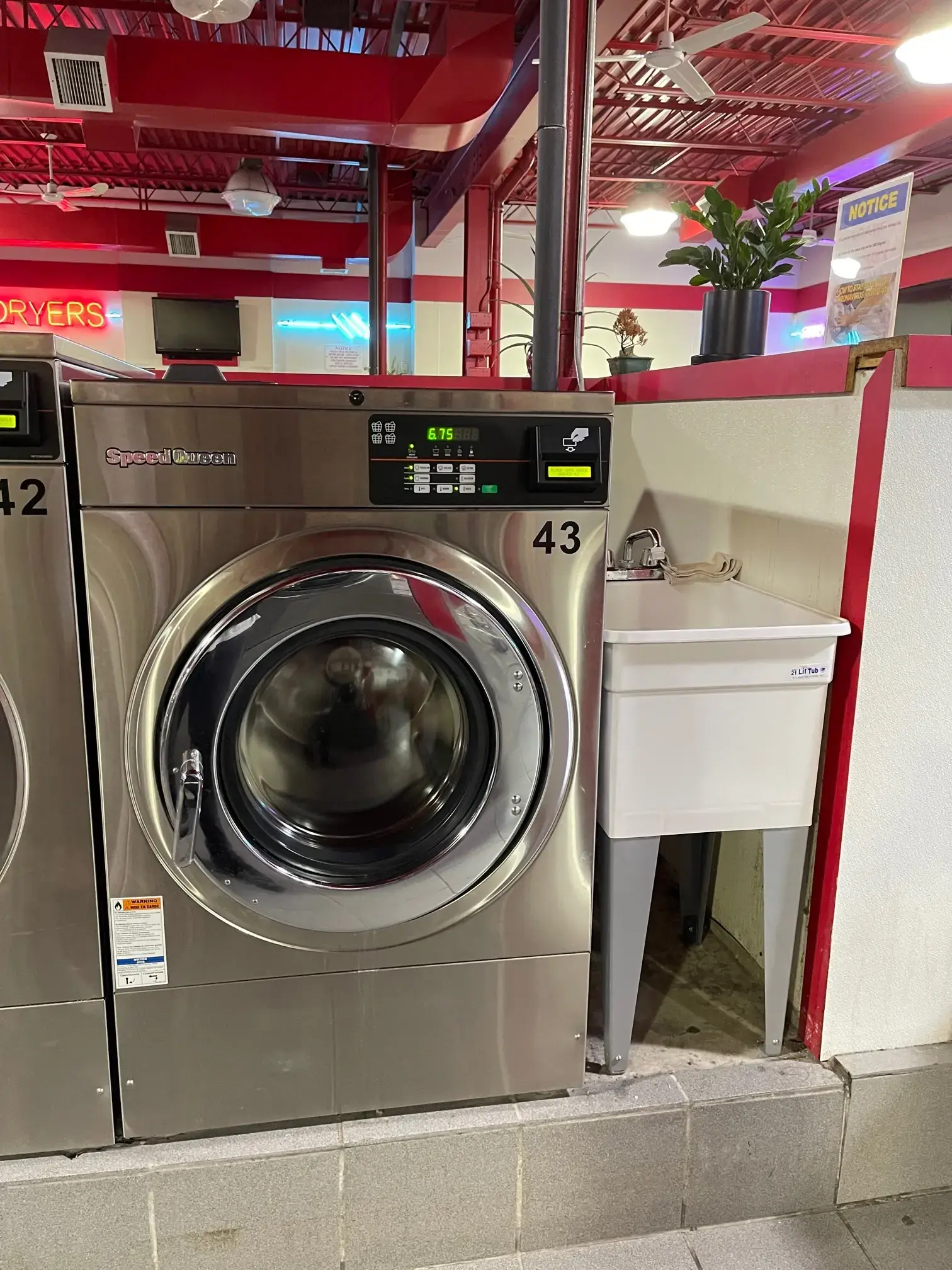 State of the Art Laundromat - Image 19