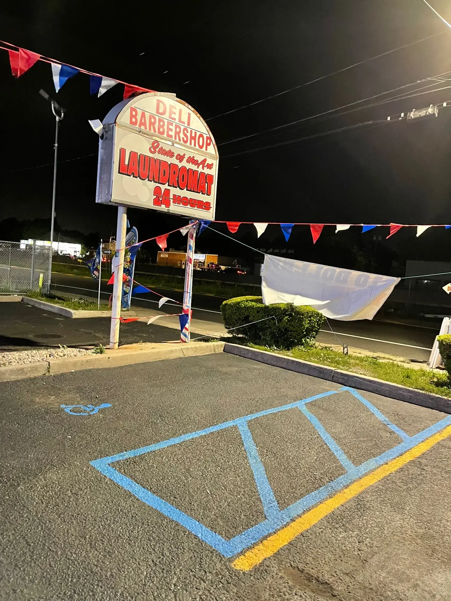 State of the Art Laundromat - Image 14