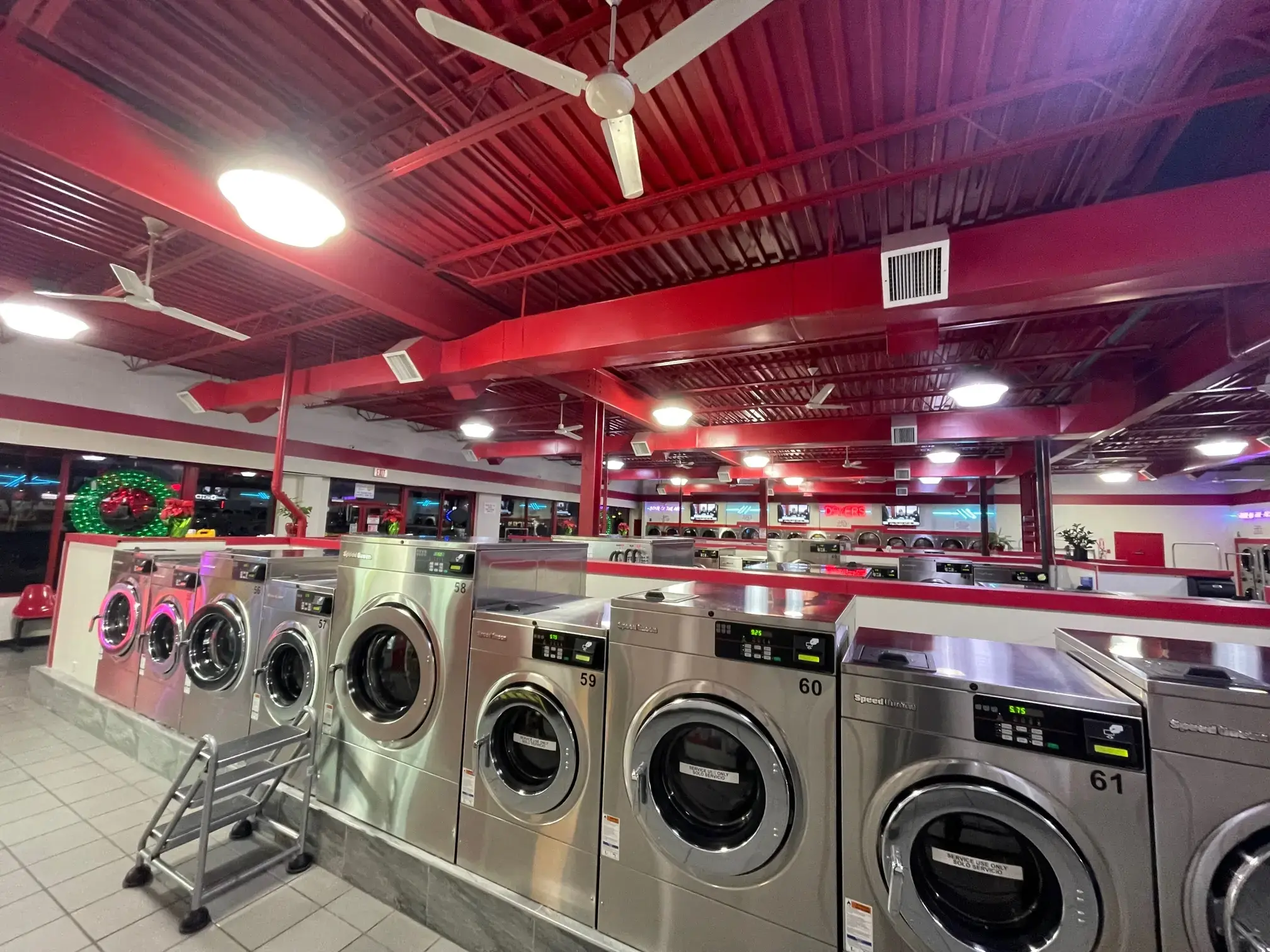 State of the Art Laundromat thumbnail 3
