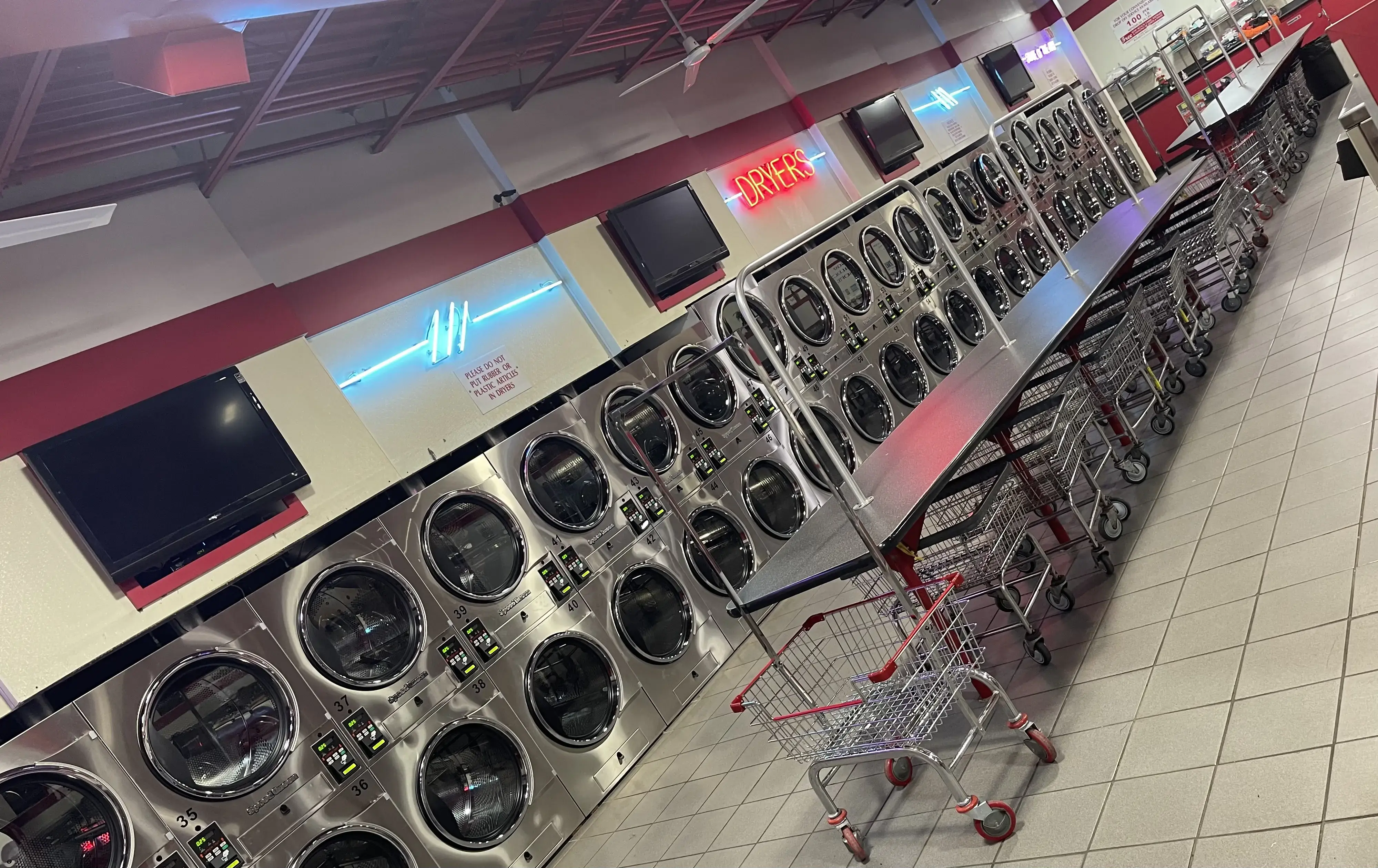 State of the Art Laundromat thumbnail 20