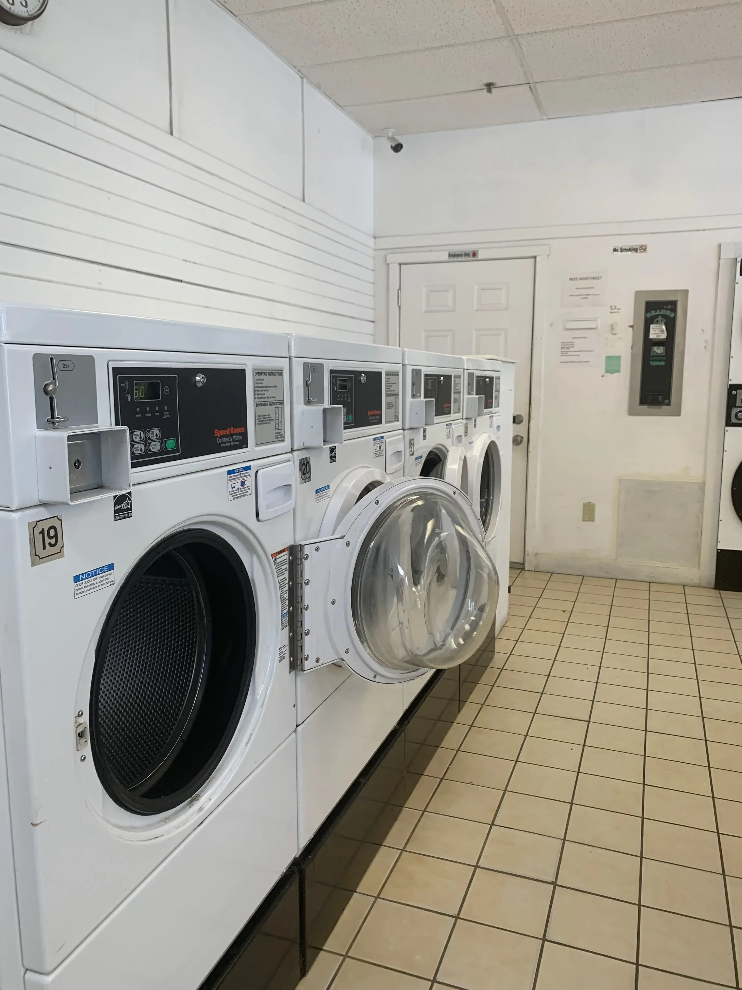 State Street Laundromat / Galactic Laundry thumbnail 12