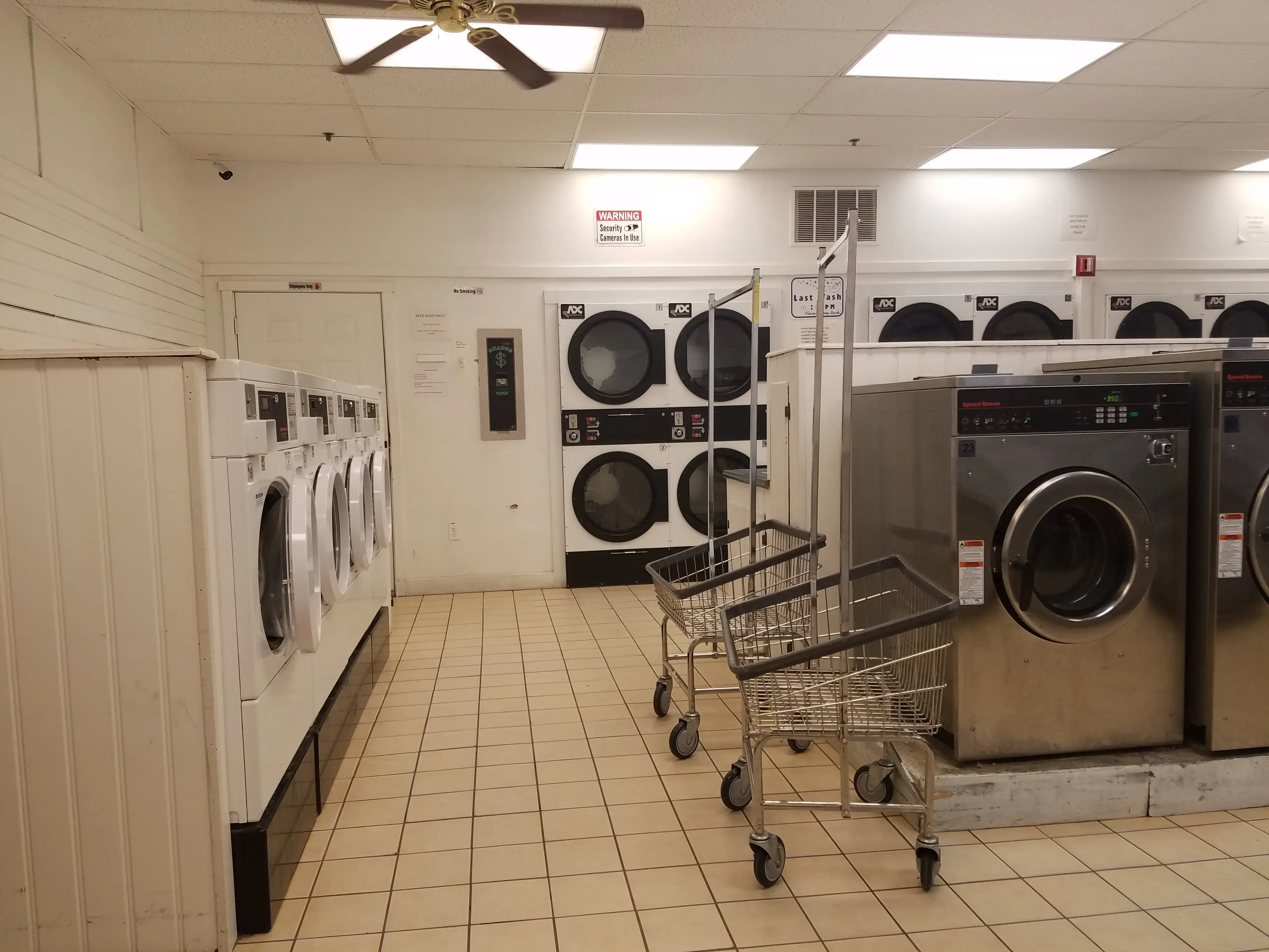 State Street Laundromat / Galactic Laundry thumbnail 15