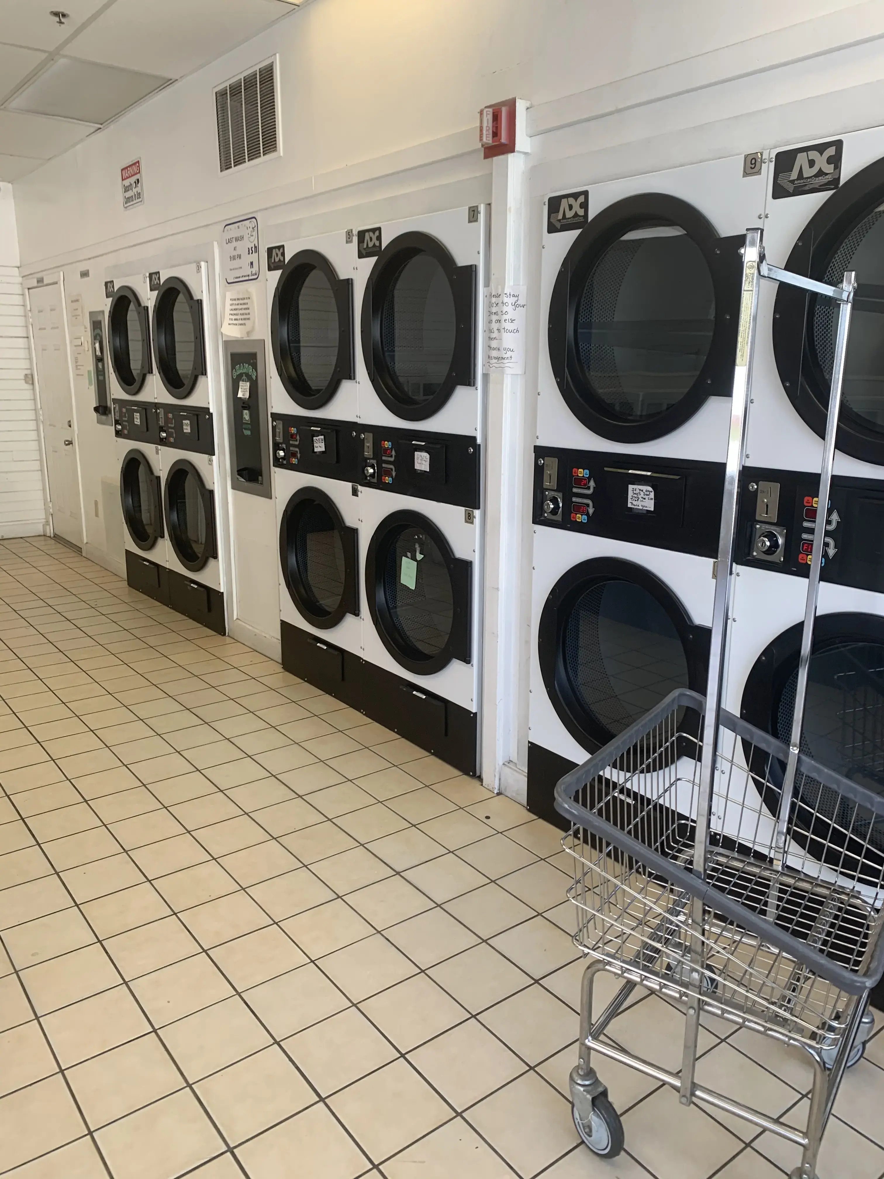 State Street Laundromat / Galactic Laundry thumbnail 8