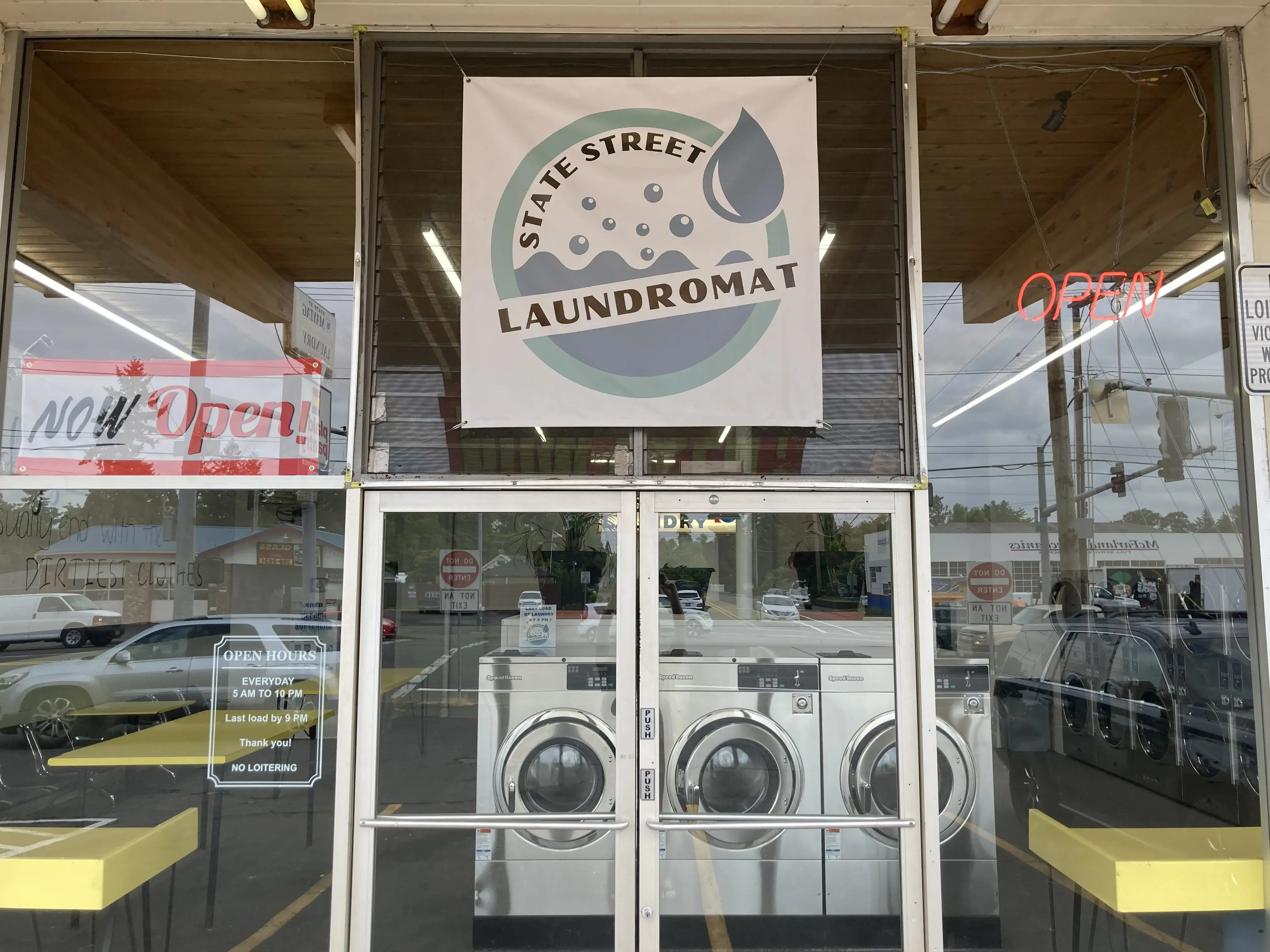 State Street Laundromat thumbnail 2