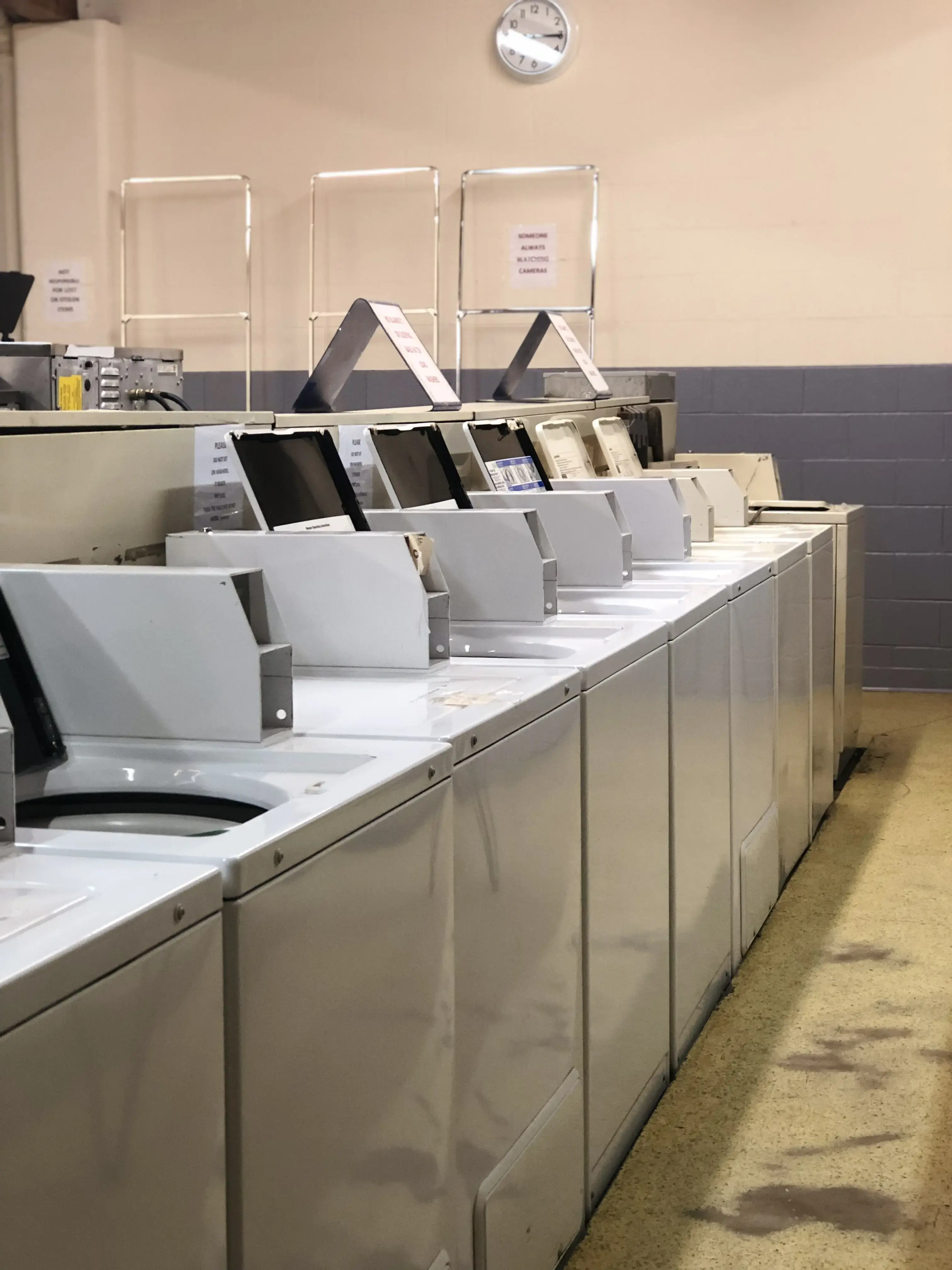 State Street Laundromat - Image 16