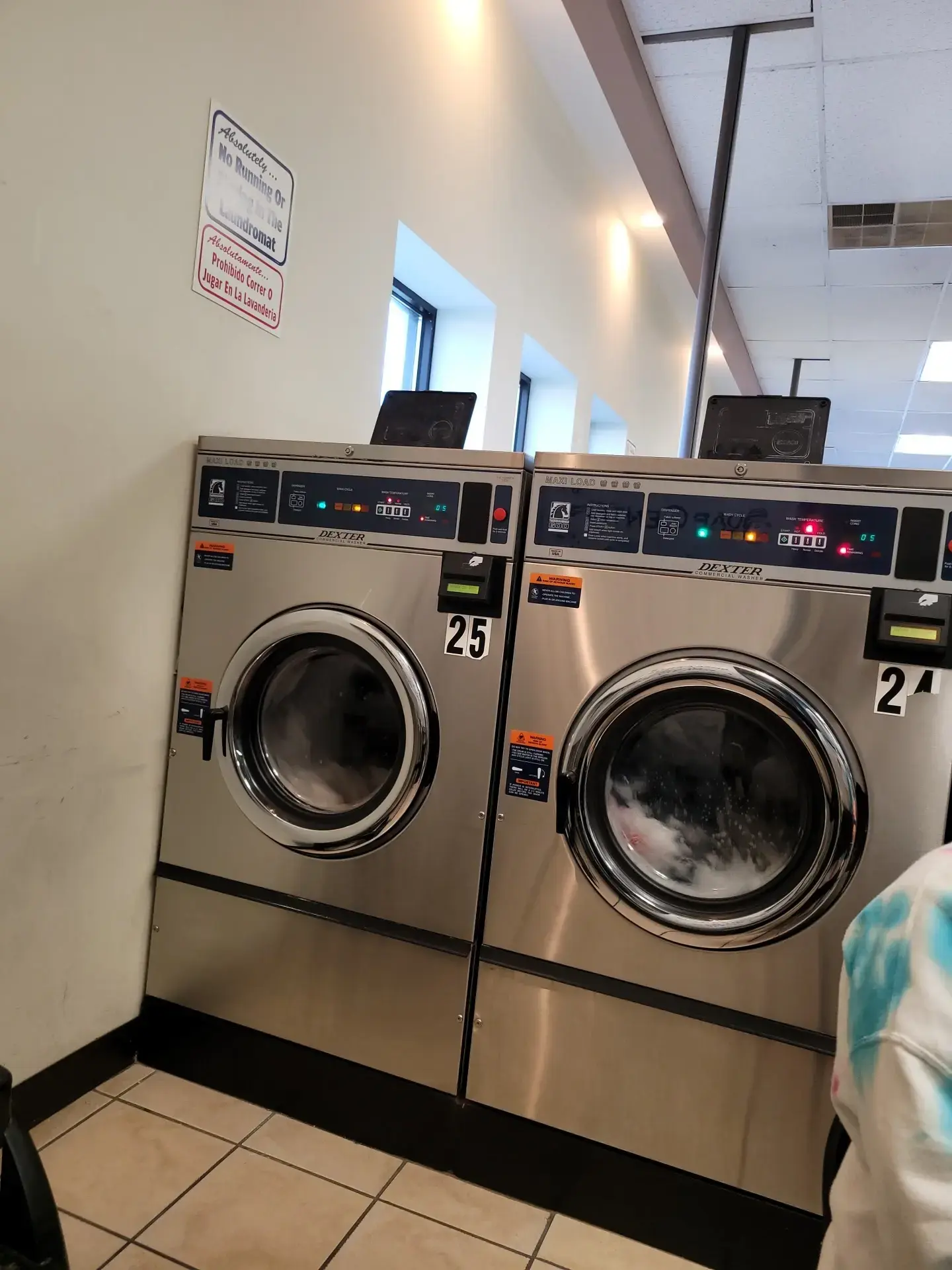 State Street Laundromat - Image 14