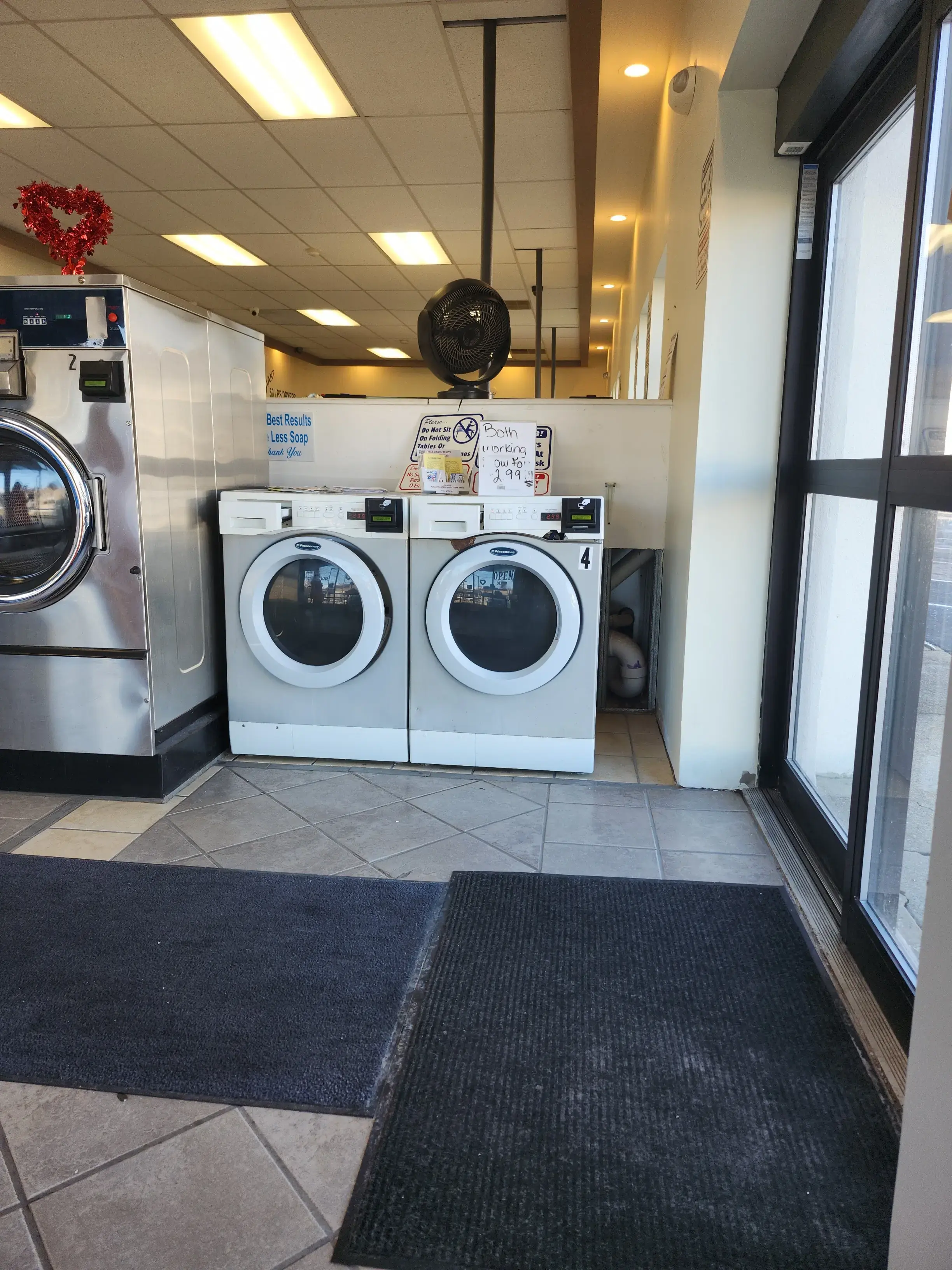 State Street Laundromat - Image 17