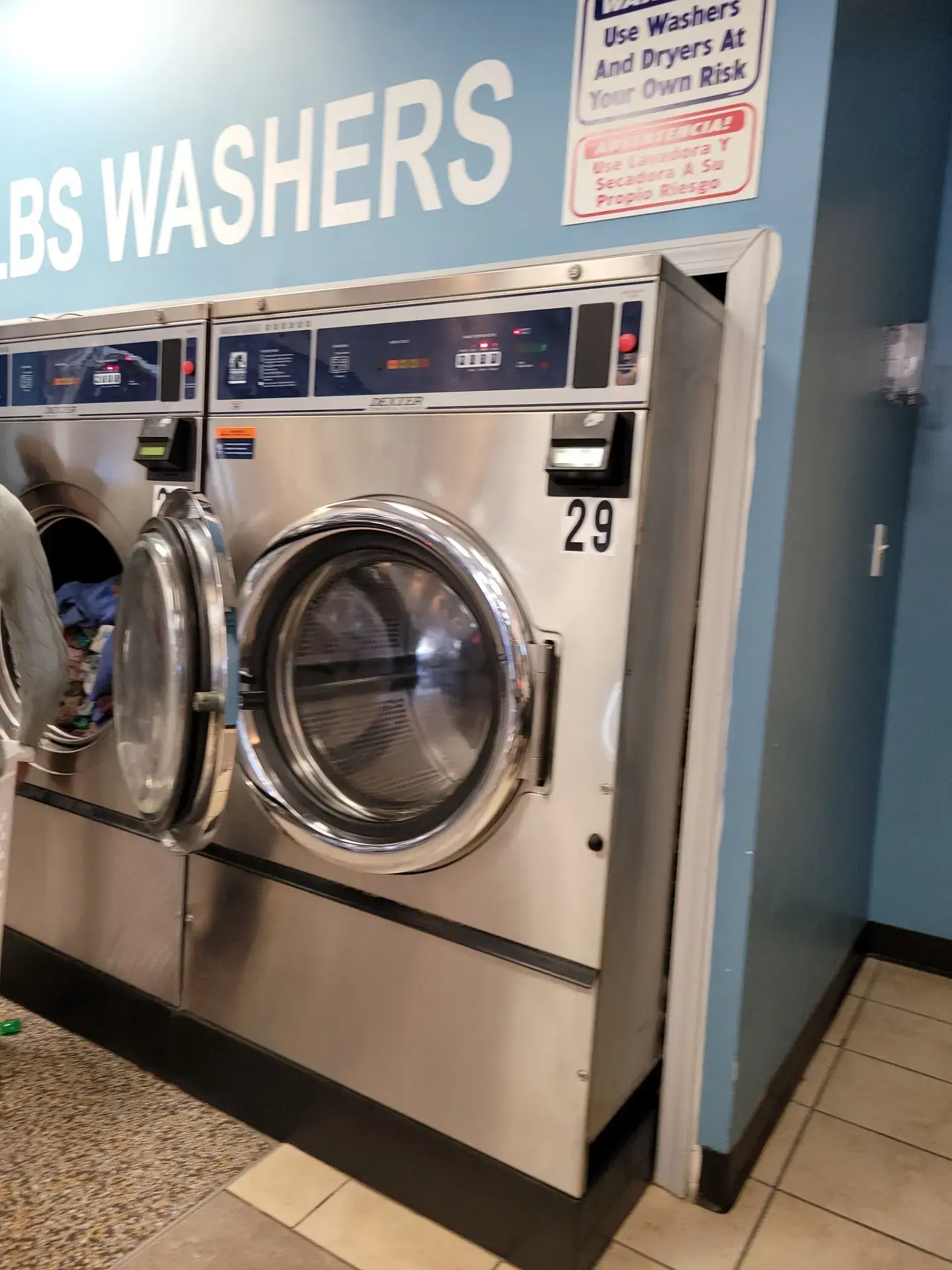 State Street Laundromat - Image 11