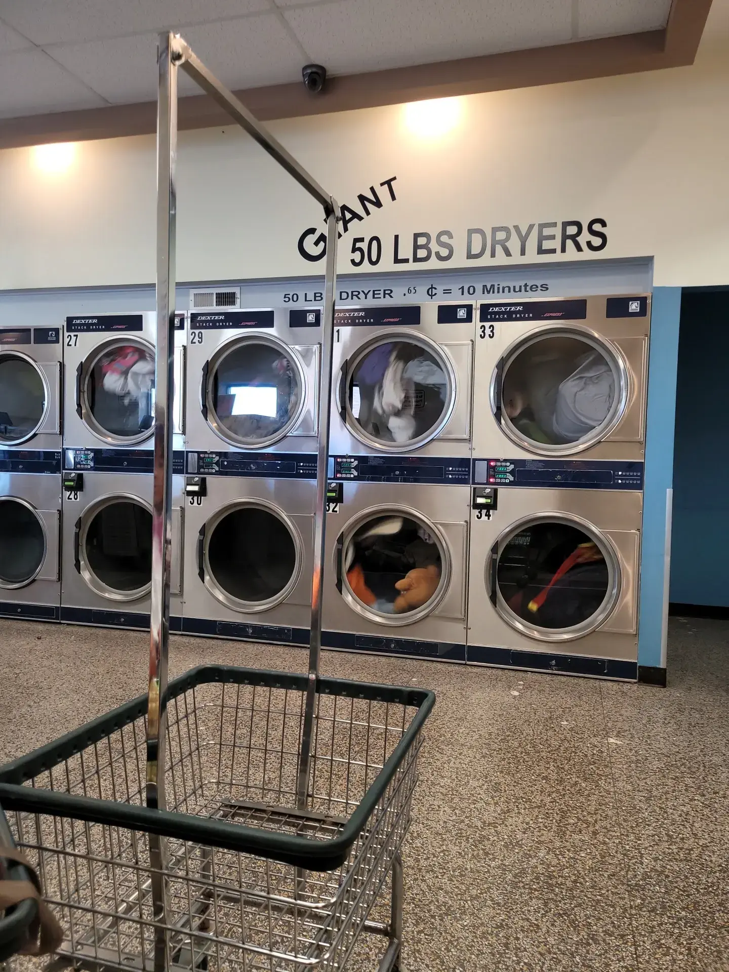 State Street Laundromat - Image 8