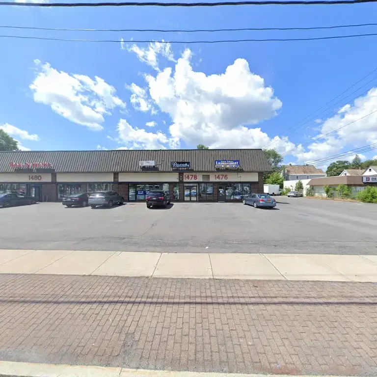 State Street Laundromat thumbnail 20