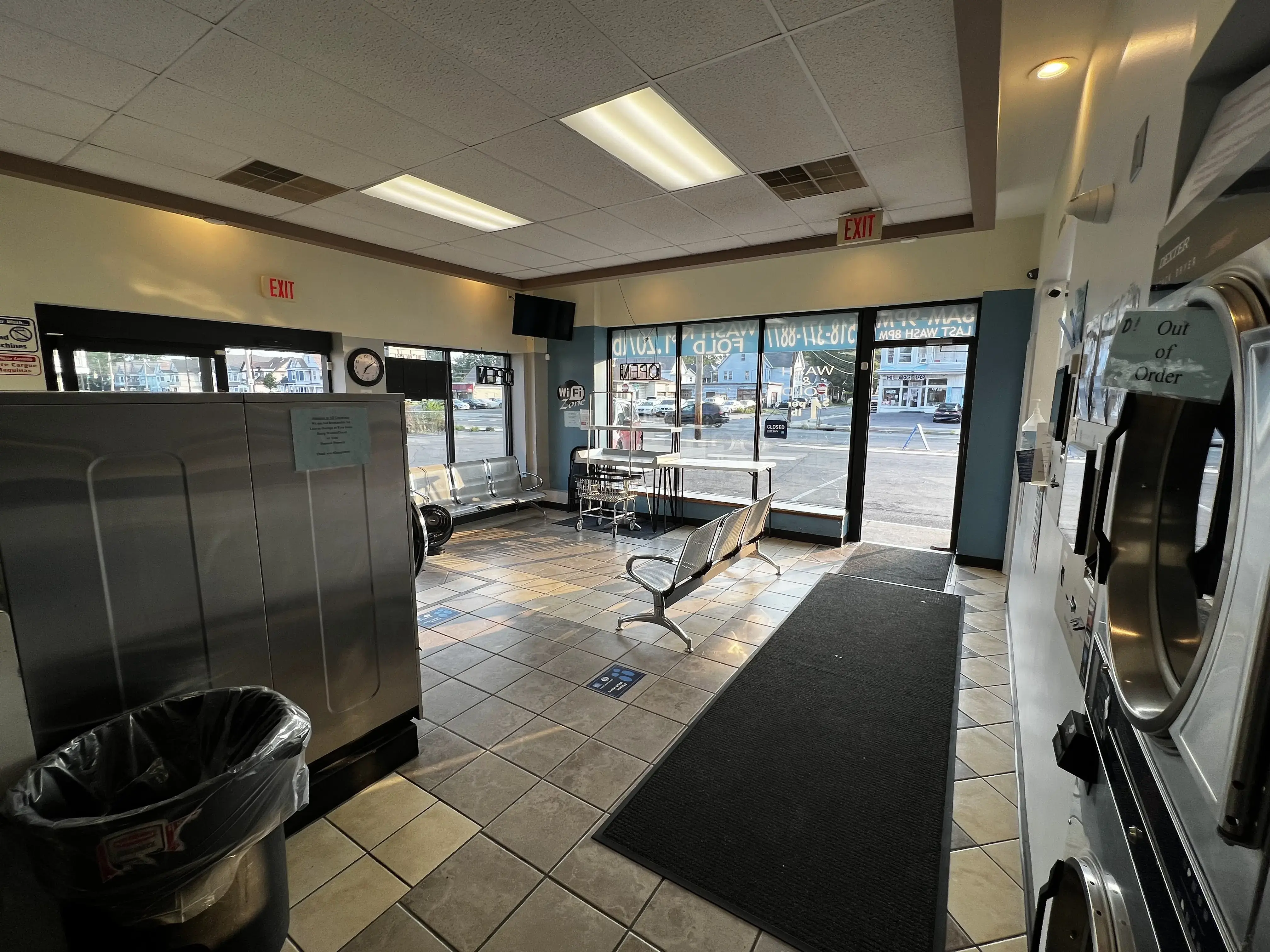 State Street Laundromat thumbnail 5