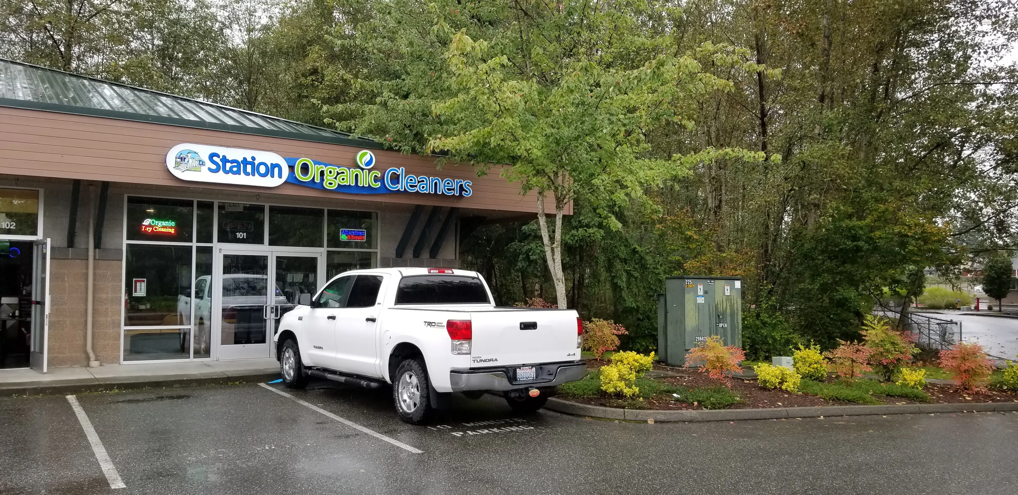 Station Organic Dry Cleaners - Image 5