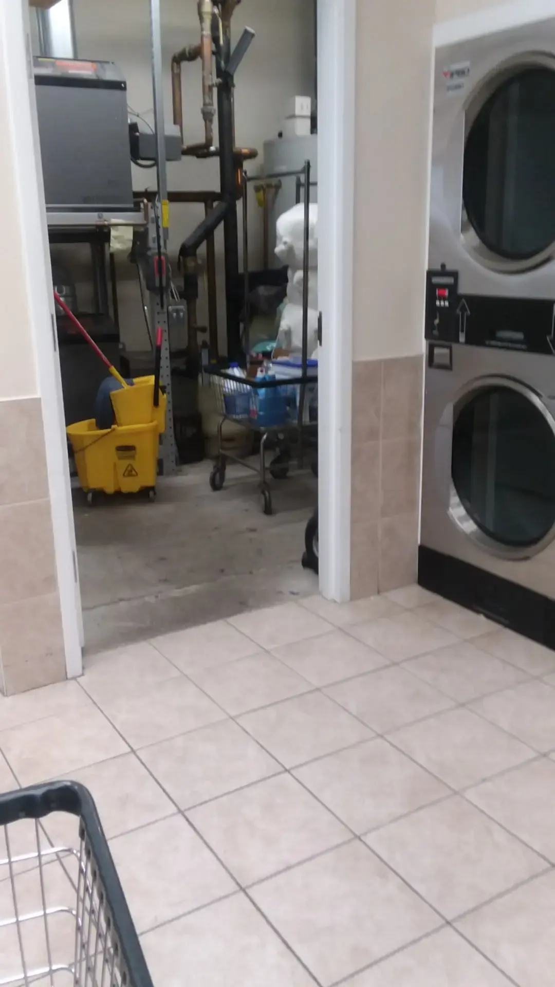 Sterling Herndon Laundromat - Image 7