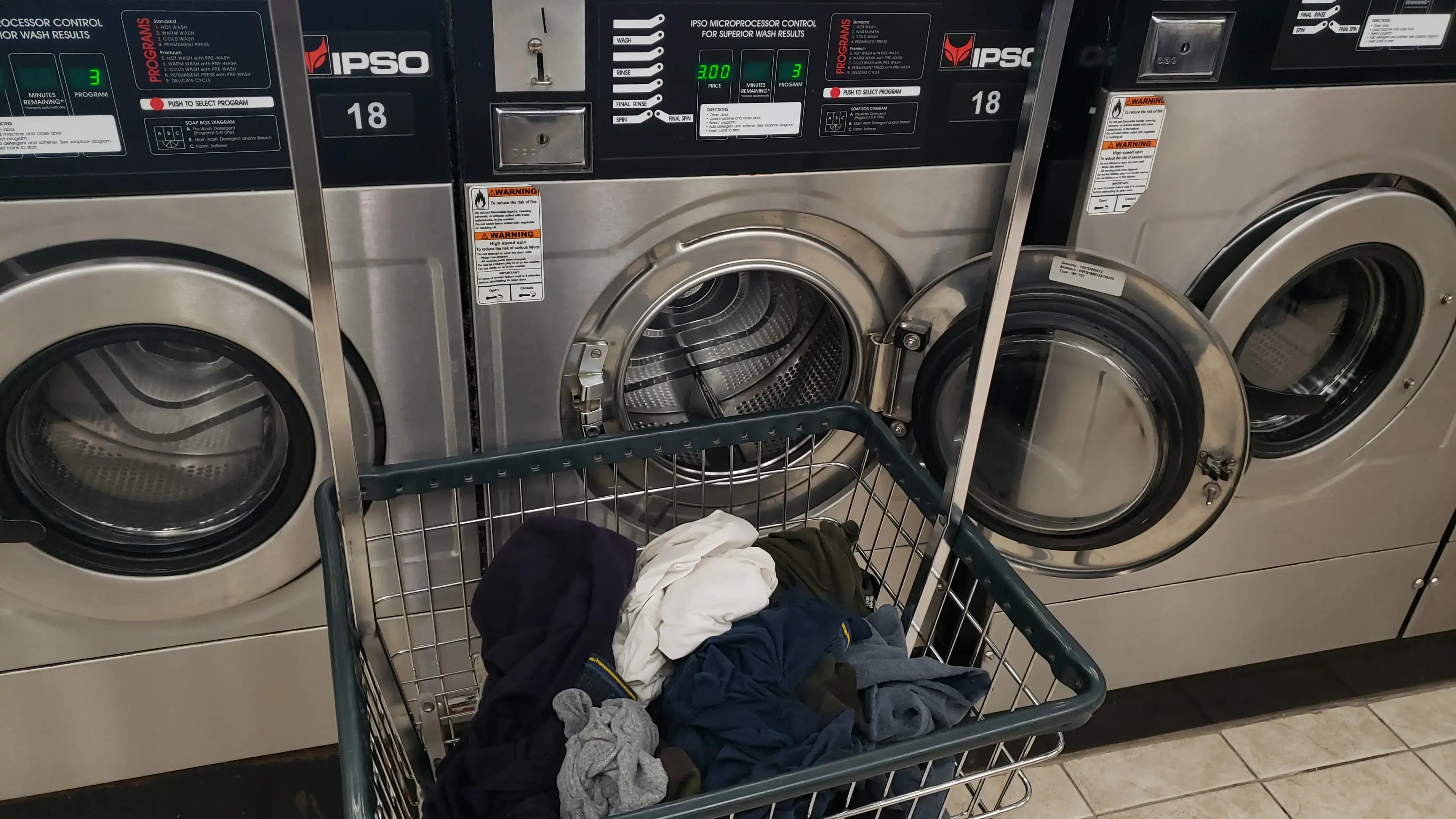 Sterling Herndon Laundromat thumbnail 9