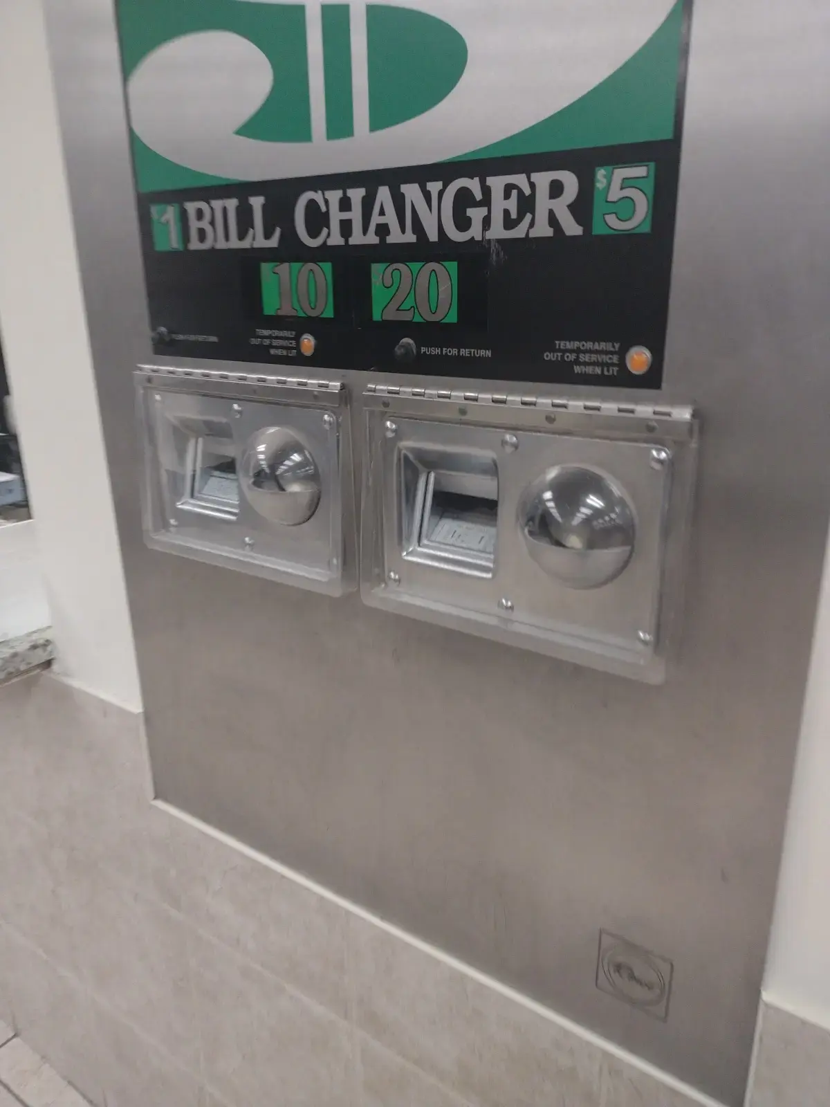 Sterling Herndon Laundromat - Image 5