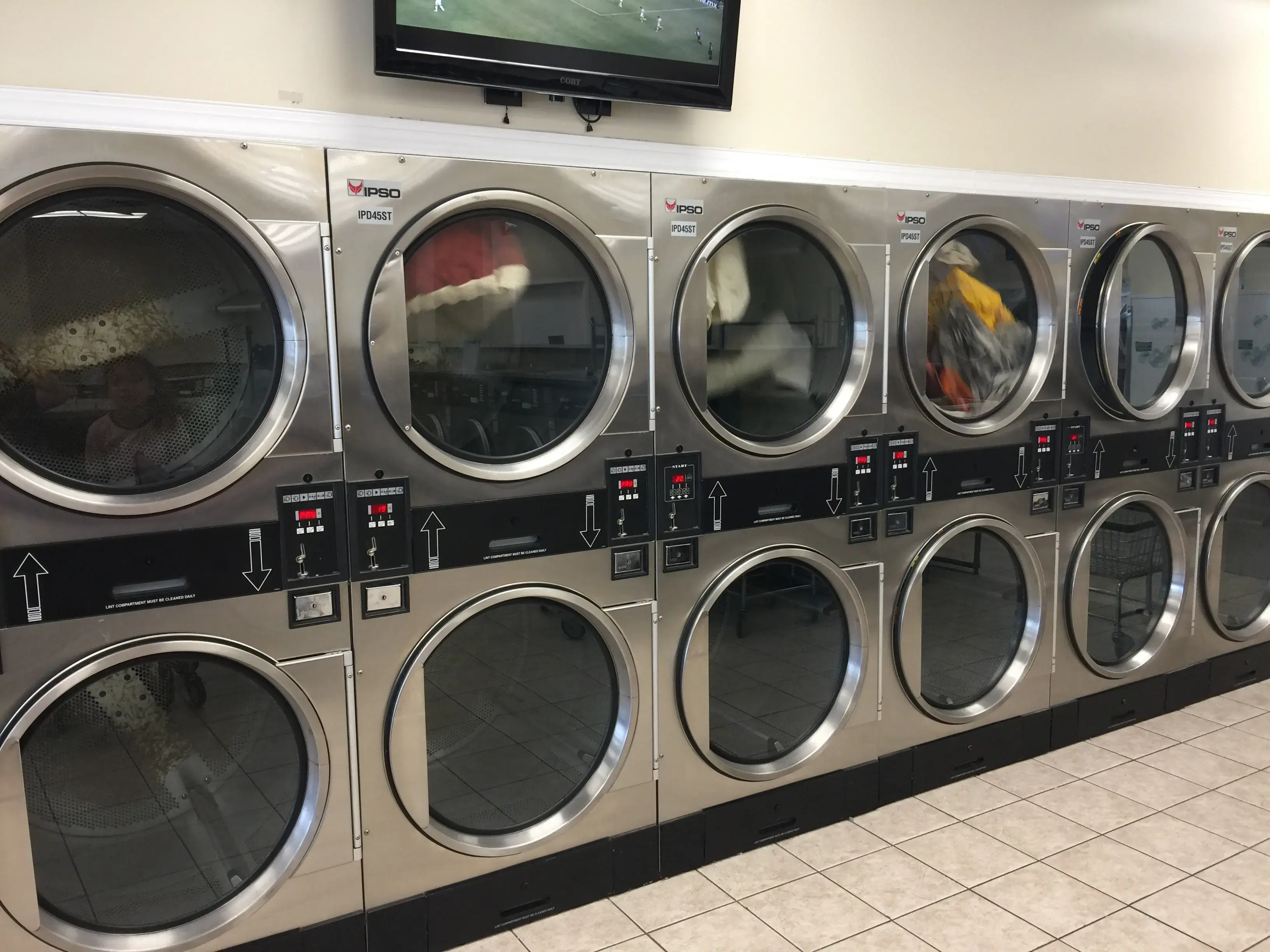 Sterling Herndon Laundromat thumbnail 19