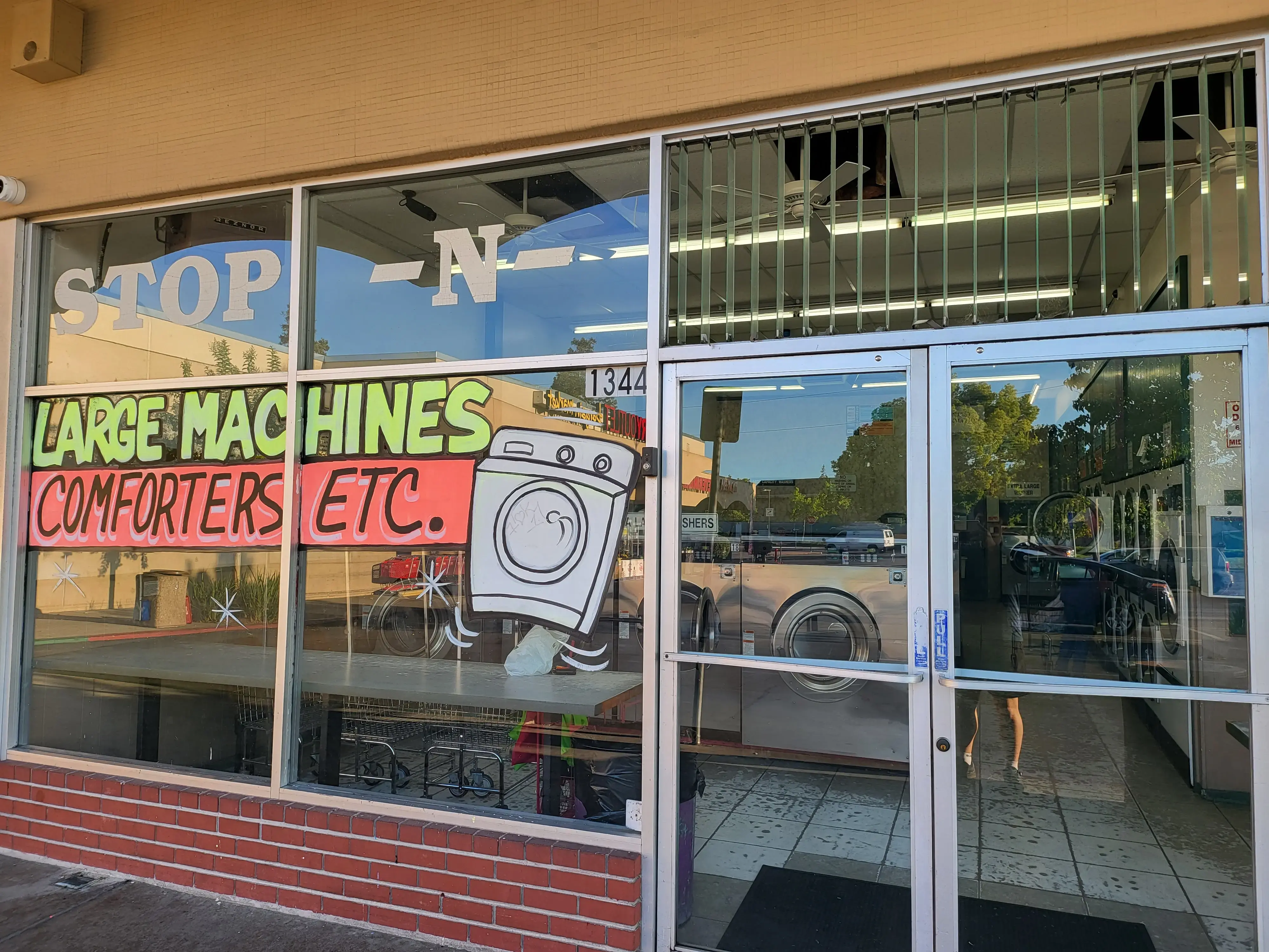 Stop-N-Wash Coin Laundry - Image 5